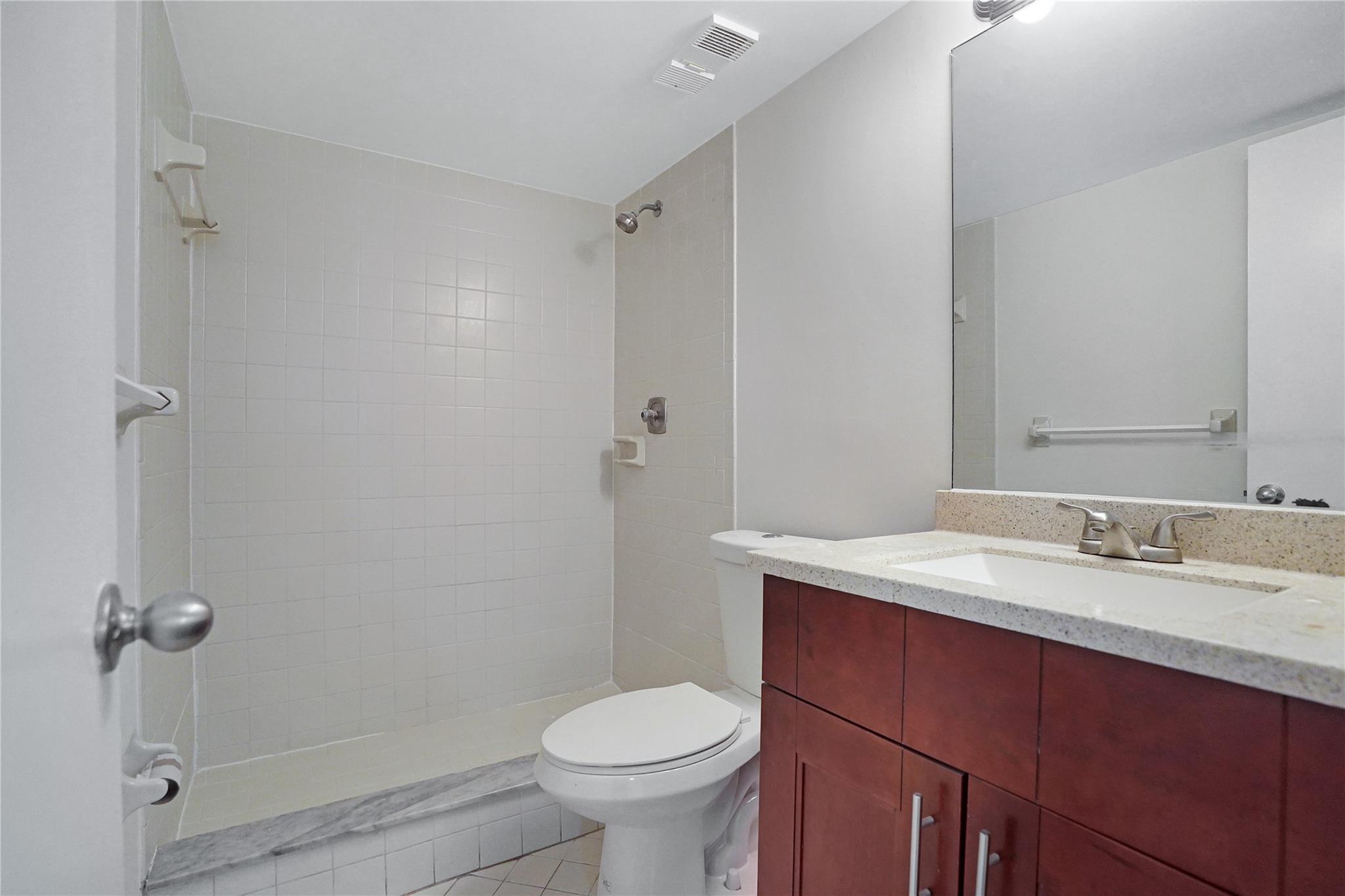 109 Lake Emerald Dr 110