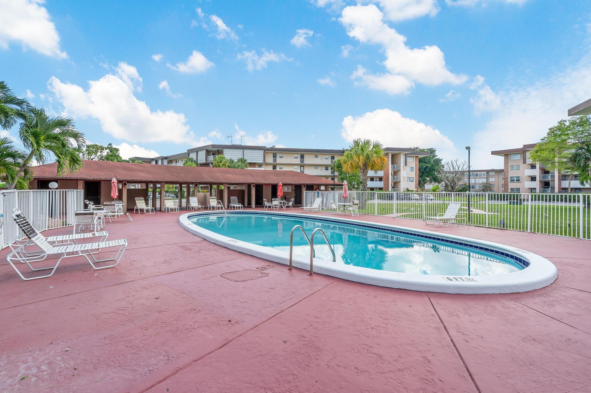 Photo 17 of home located at 2901 NW 47th Ter 340B, Lauderdale Lakes FL