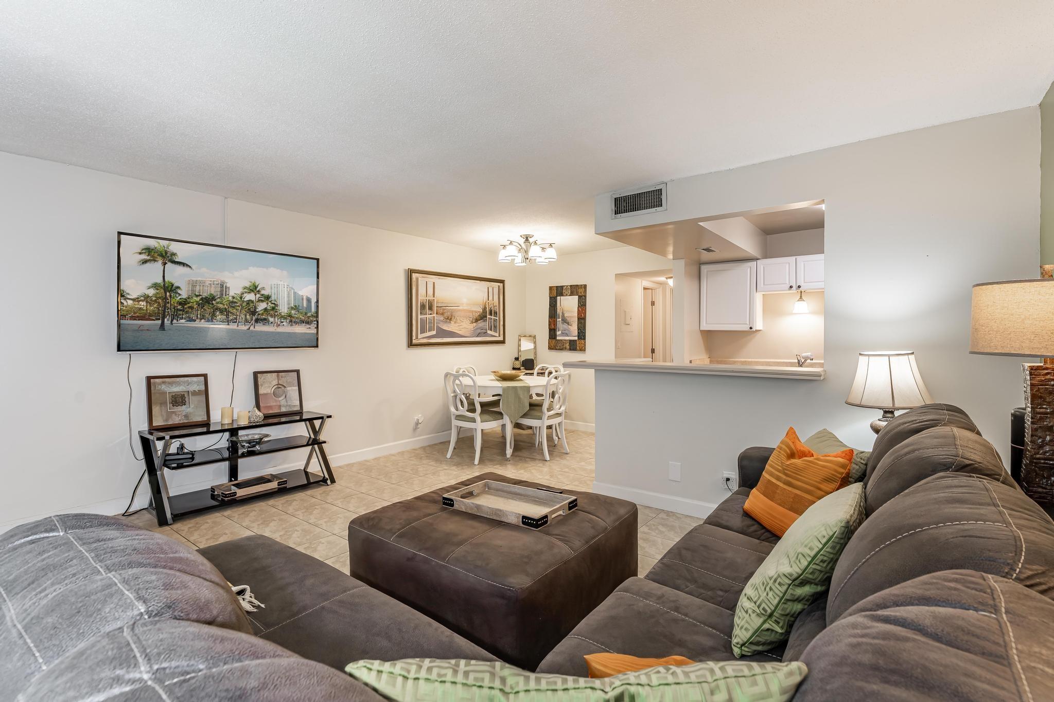 Photo 3 of home located at 2901 NW 47th Ter 340B, Lauderdale Lakes FL