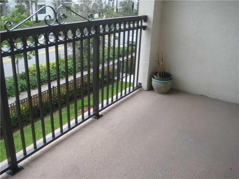 Photo 39 of home located at 8144 Cascada Isles Dr 8144, Cooper City FL