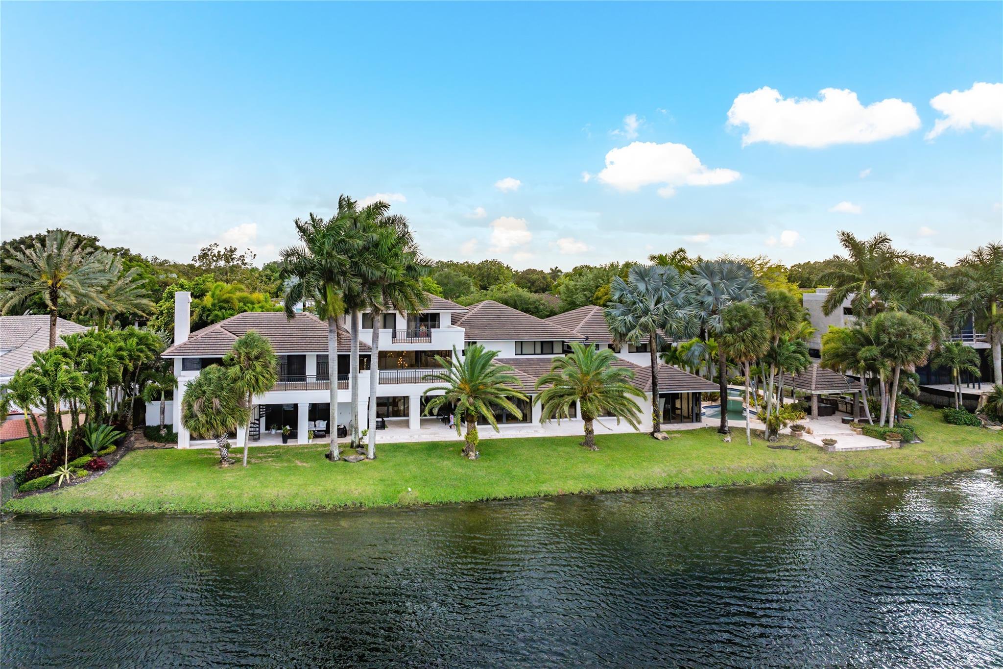 9464 NW 52nd Doral Ln