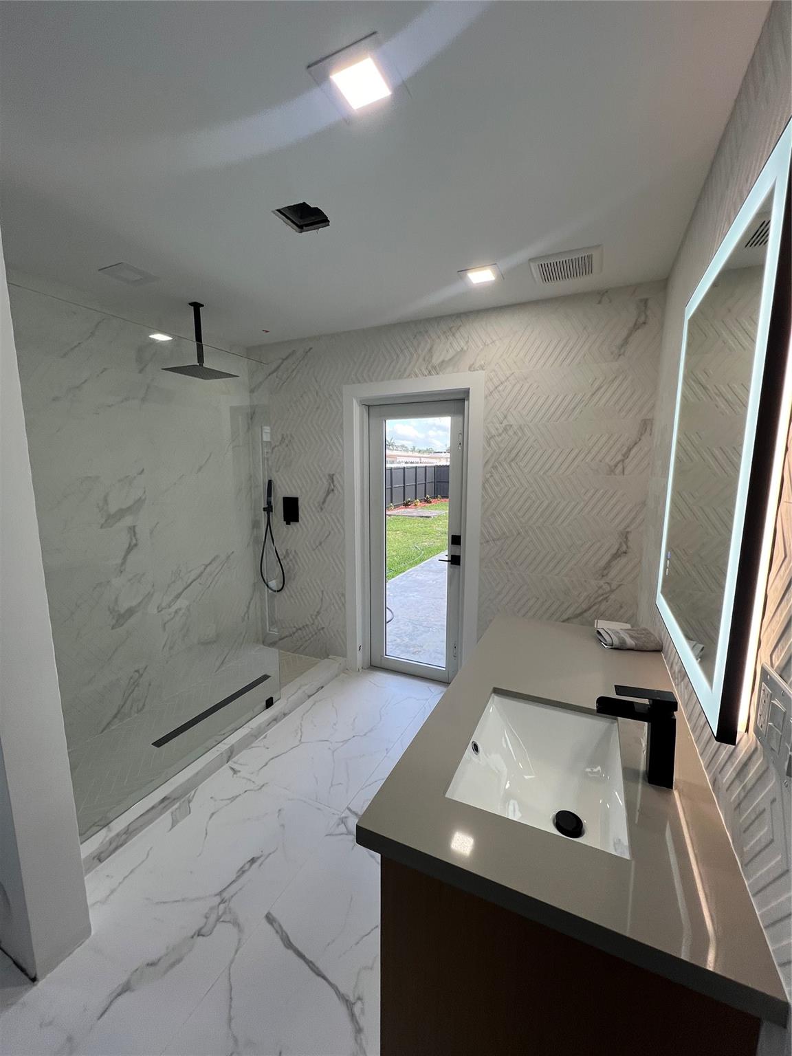 Photo 9 of home located at 5000 SW 89th Ave, Cooper City FL