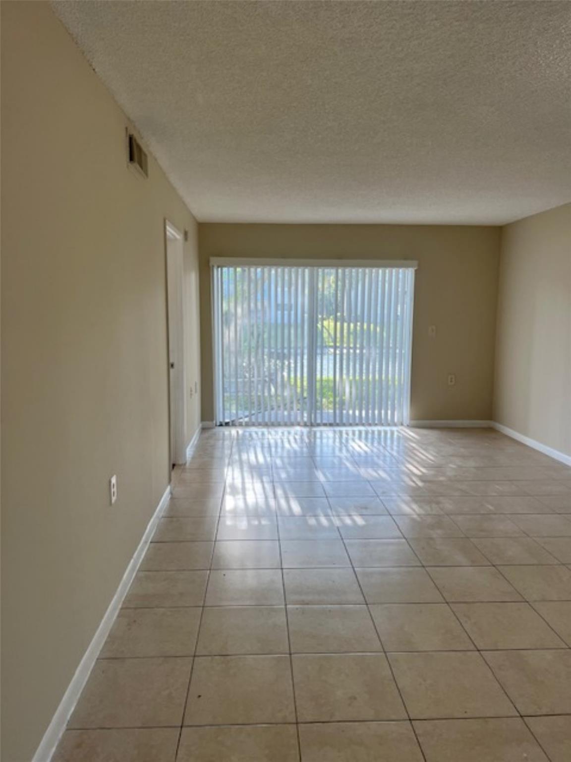 Photo 5 of home located at 971 Lake Terry Dr A, West Palm Beach FL