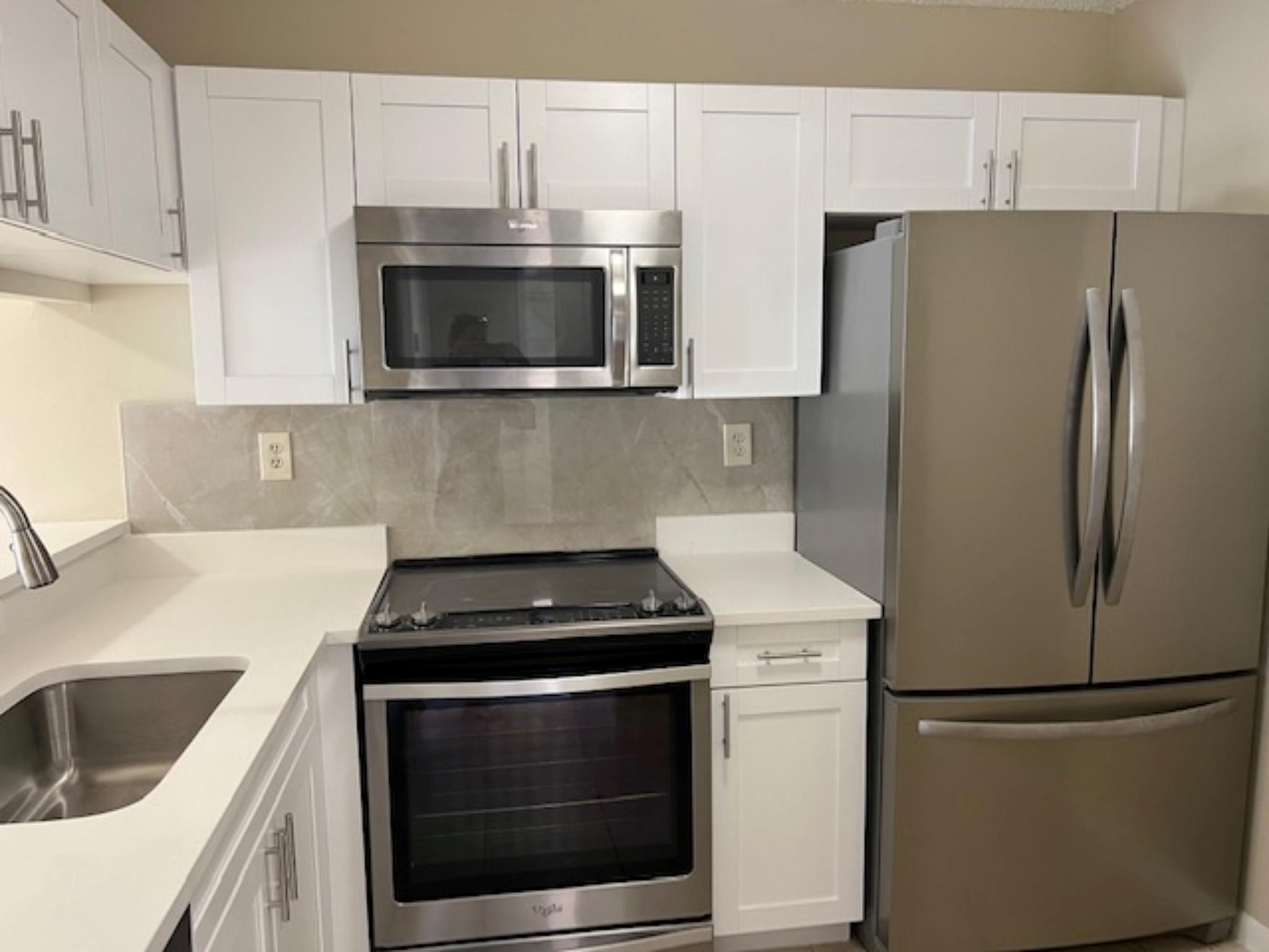 Photo 7 of home located at 971 Lake Terry Dr A, West Palm Beach FL