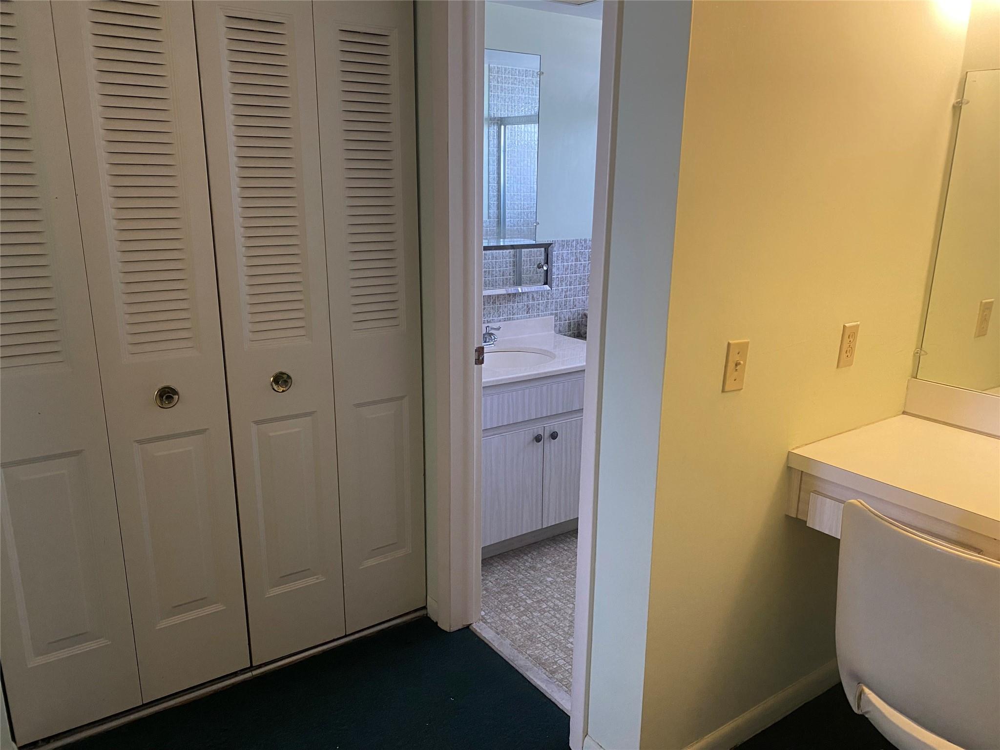 Photo 4 of home located at 5100 SW 90th Ave 312, Cooper City FL