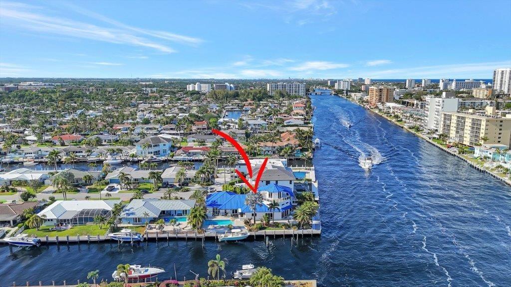 DIRECT INTRACOASTAL FRONT, GORGEOUS HOME FULLY FURNISHED. MUST SEE.