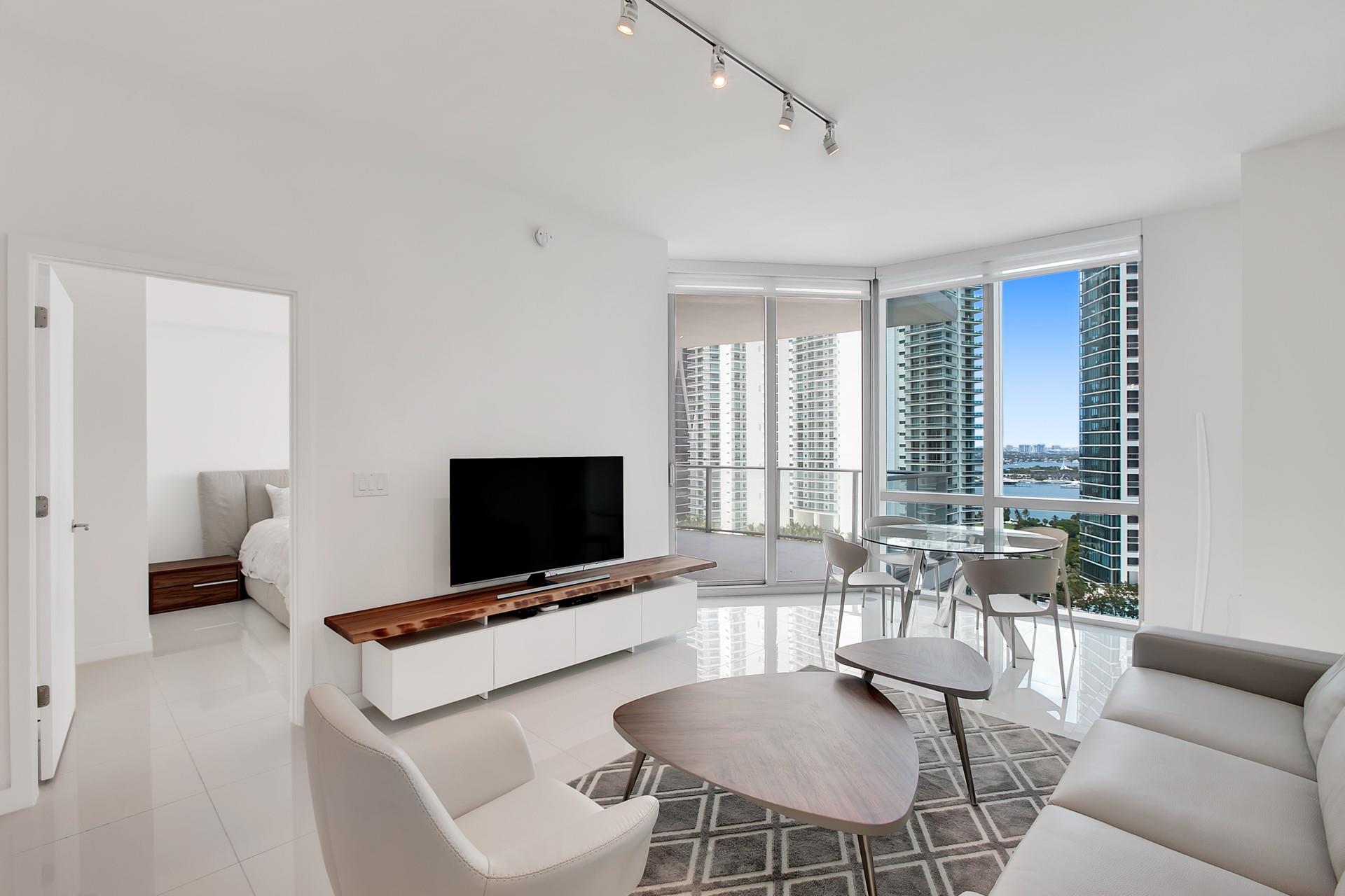Apartamento à Venda em Miami, FL