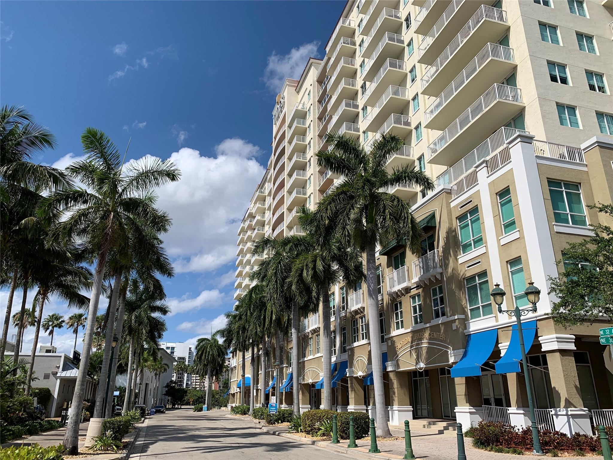 Elegant unit with beautiful ocean view from each room. High ceilings, big walk-in closets. Oversize privet balcony to
enjoy your morning coffee and sunrise. Newer washer and dryer in the unit. 3 assigned parking spaces in
garage, bicycle room. Basic TV cable is included. Excellent amenities: 24-h concierge and security, business
center, party room, big pool, hot tub, gym, tennis court. One of the best Elementary school - Bayview. Steps to
the beach, shops, restaurants and water taxi. Perfect mix for location and size!