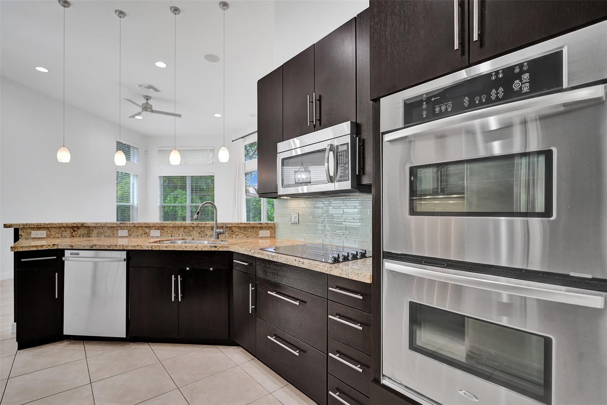 7467 NW 114th Ter