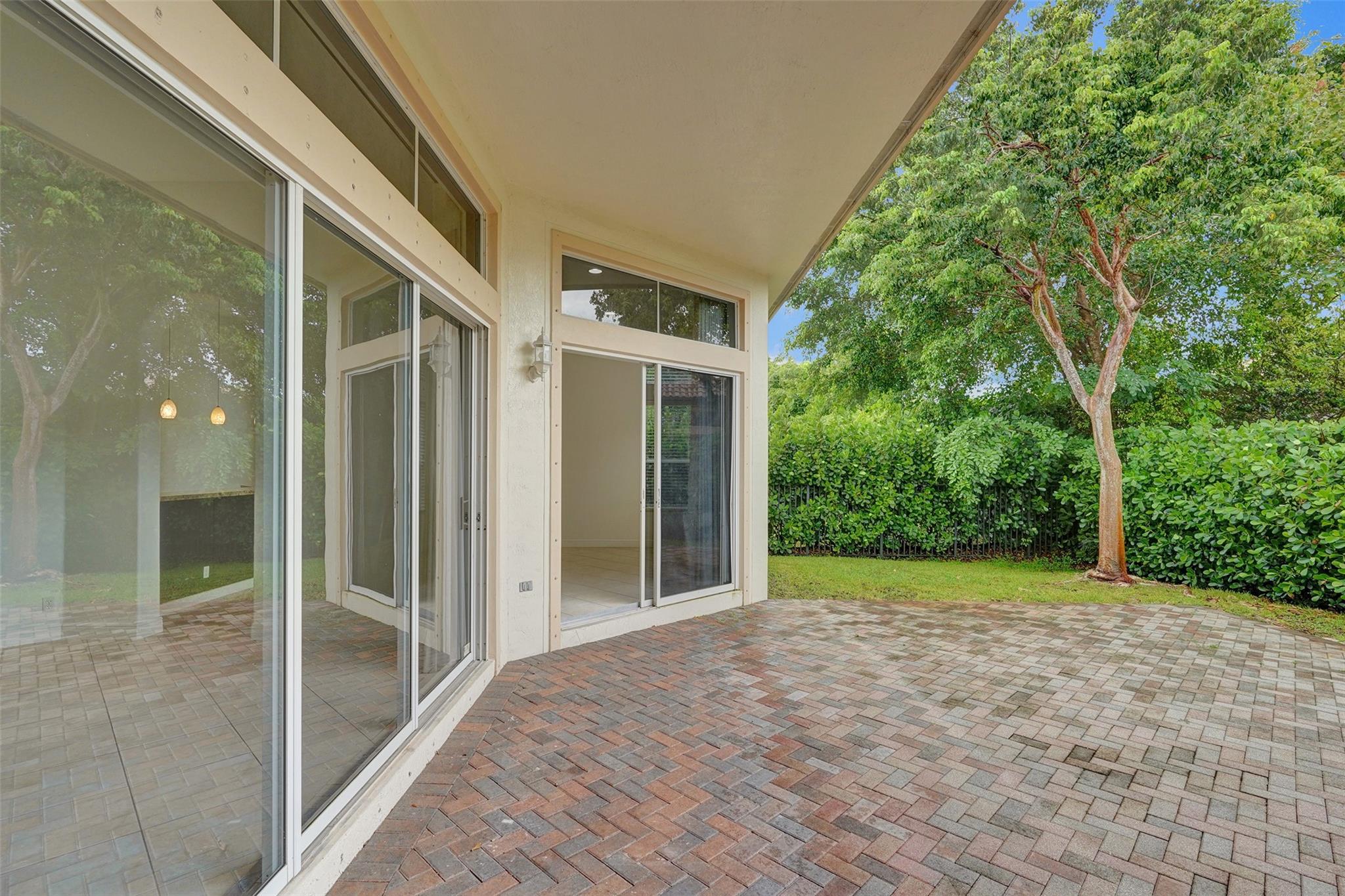 7467 NW 114th Ter
