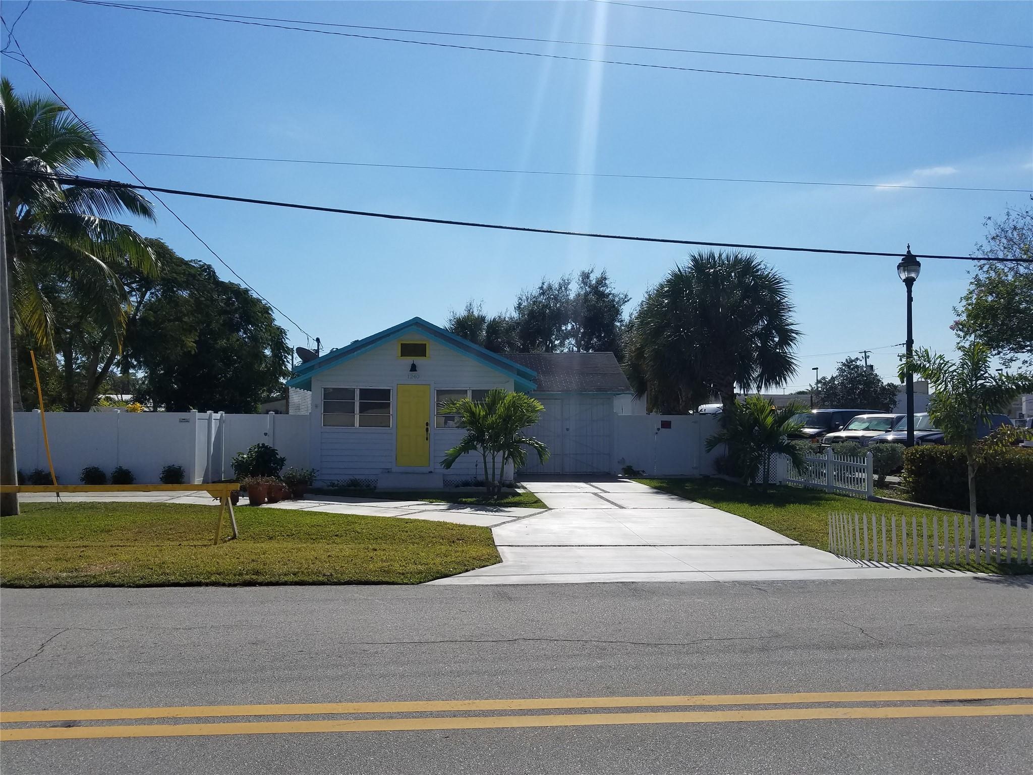 1240 34th Ct, Oakland Park, Florida 33334