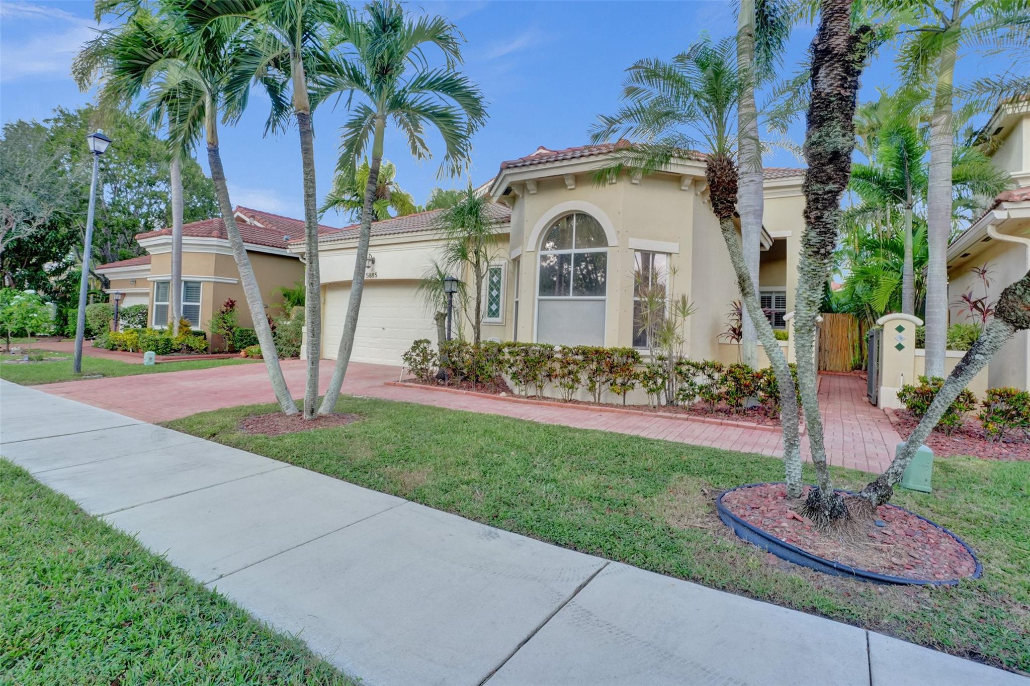 5885 NW 121st Terrace
