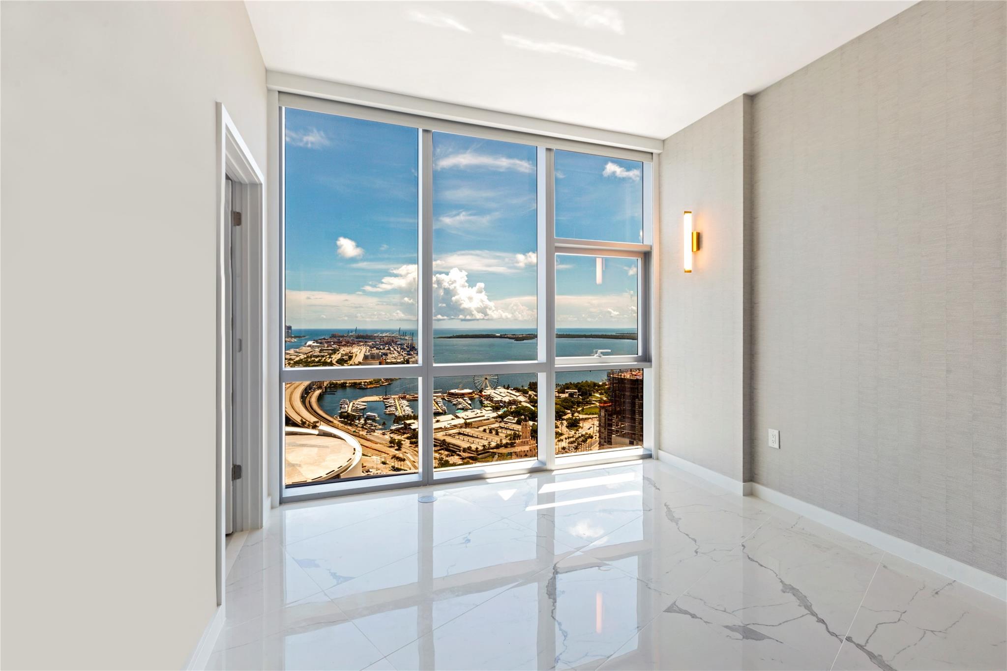 Condo for Sale in Miami, FL