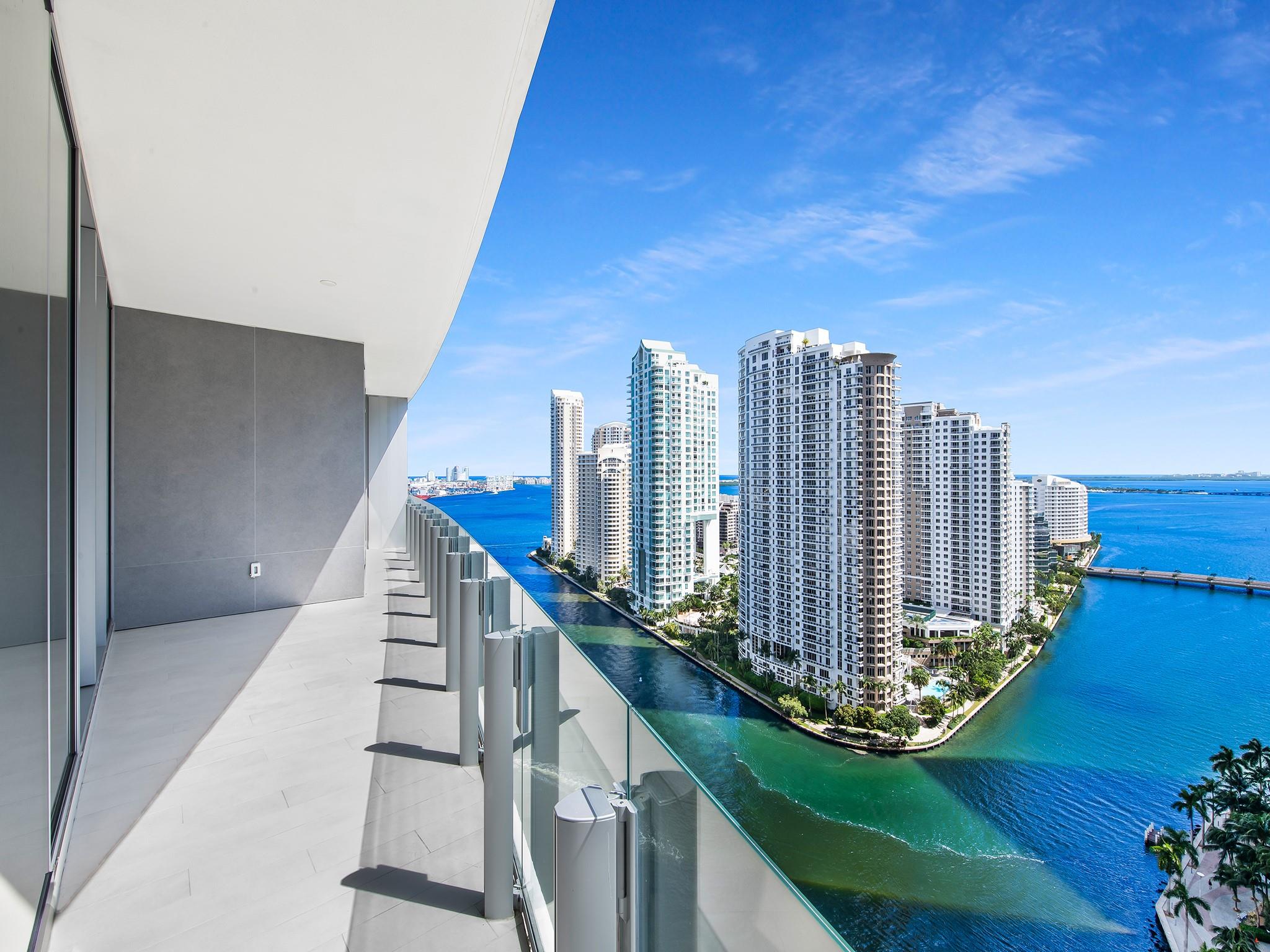 Apartamento à Venda em Miami, FL