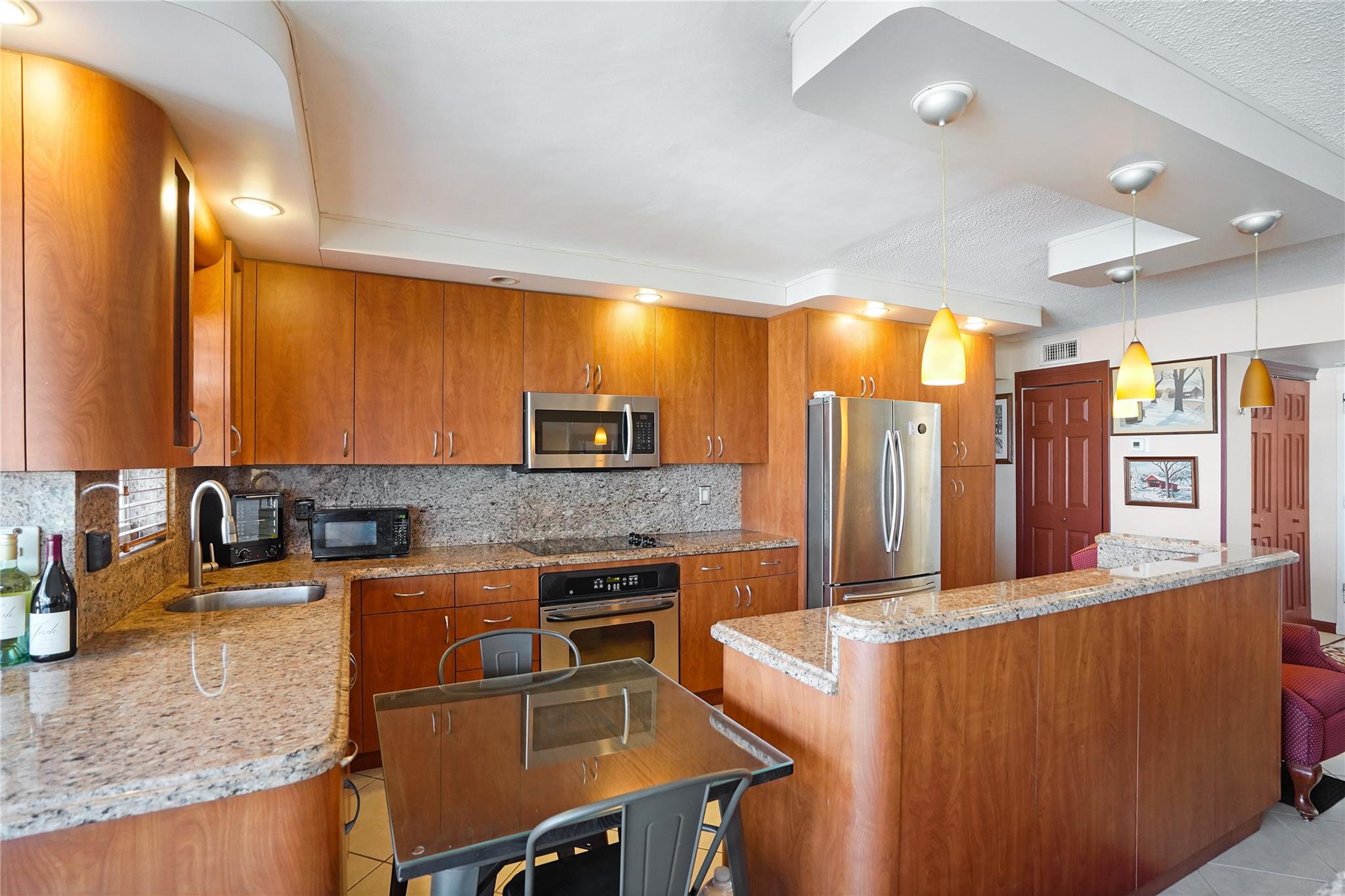 2500 NE 48th Ln 608