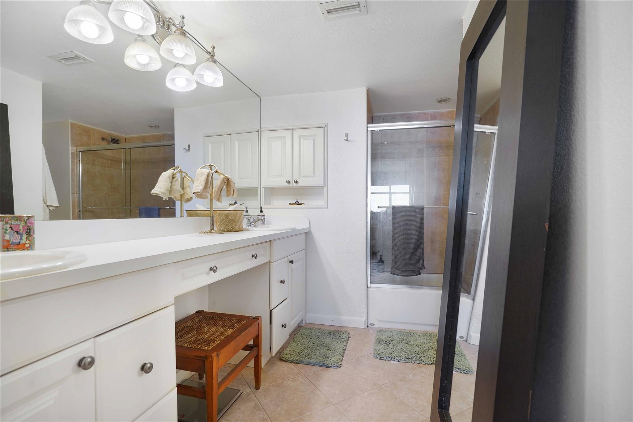 11111 Biscayne Blvd 6A (622)