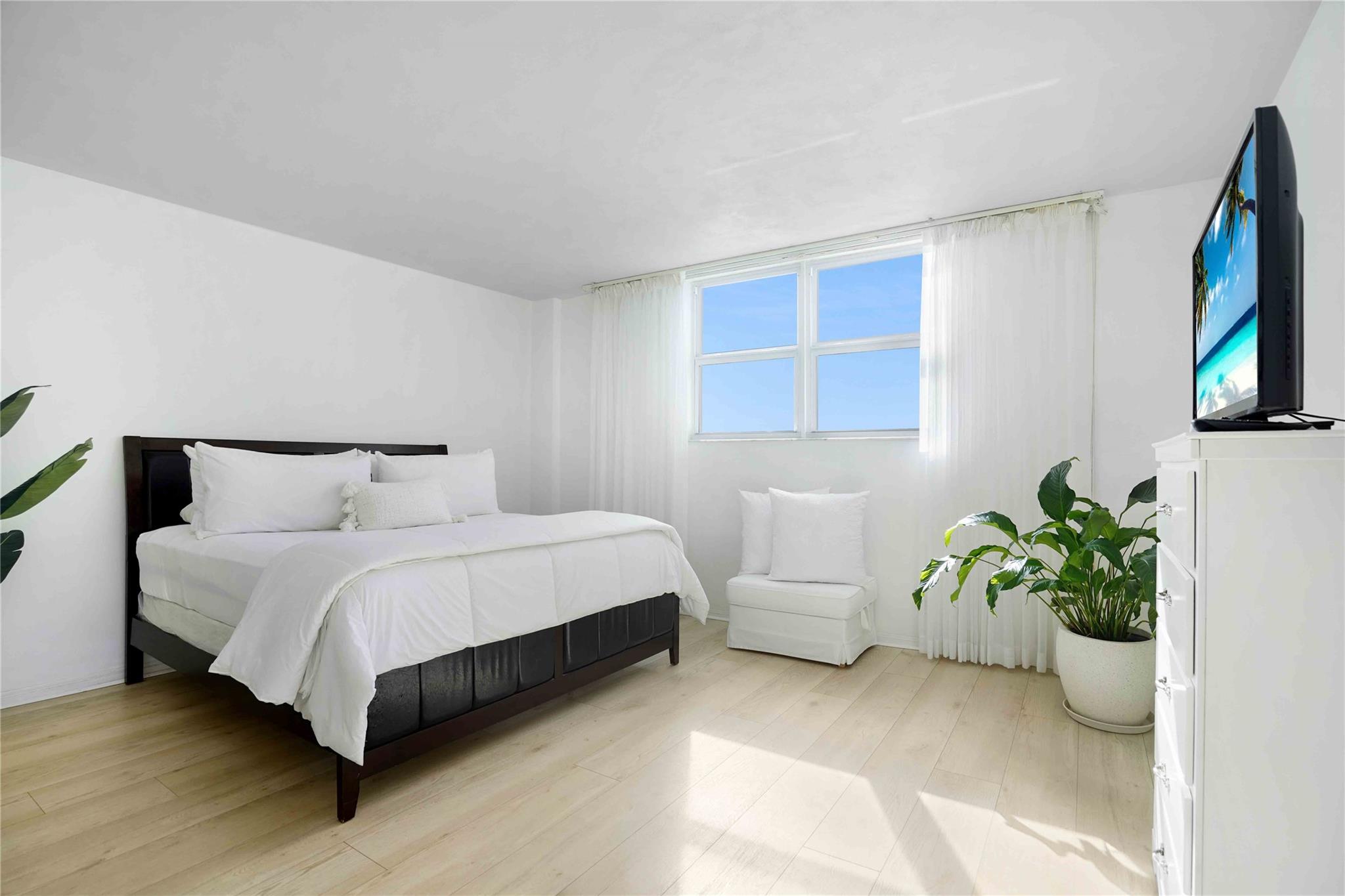 4250 Galt Ocean Dr 8S
