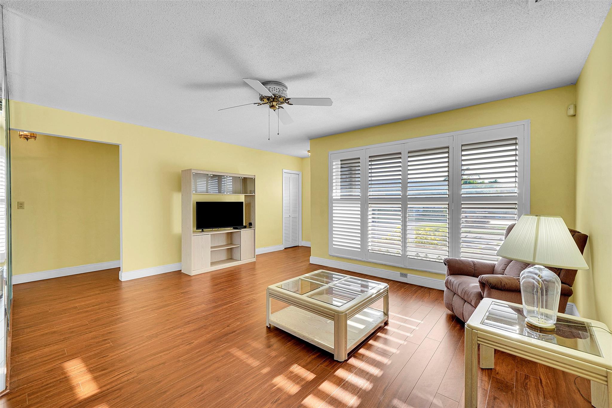 2403 Emerson Cir, Hollywood, Florida 33021