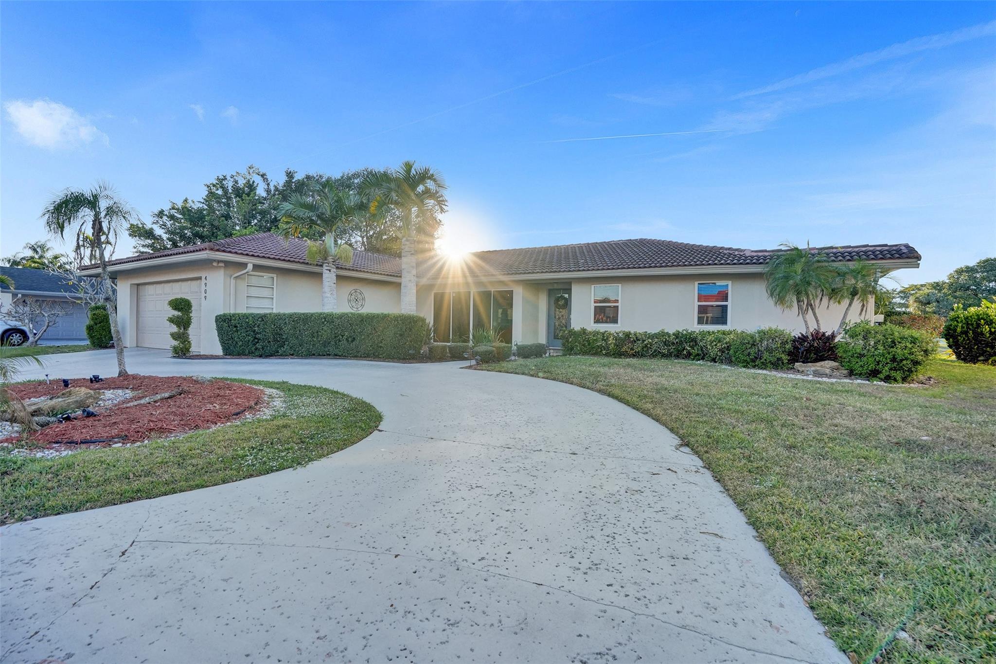 4909 N Travelers Palm Ln