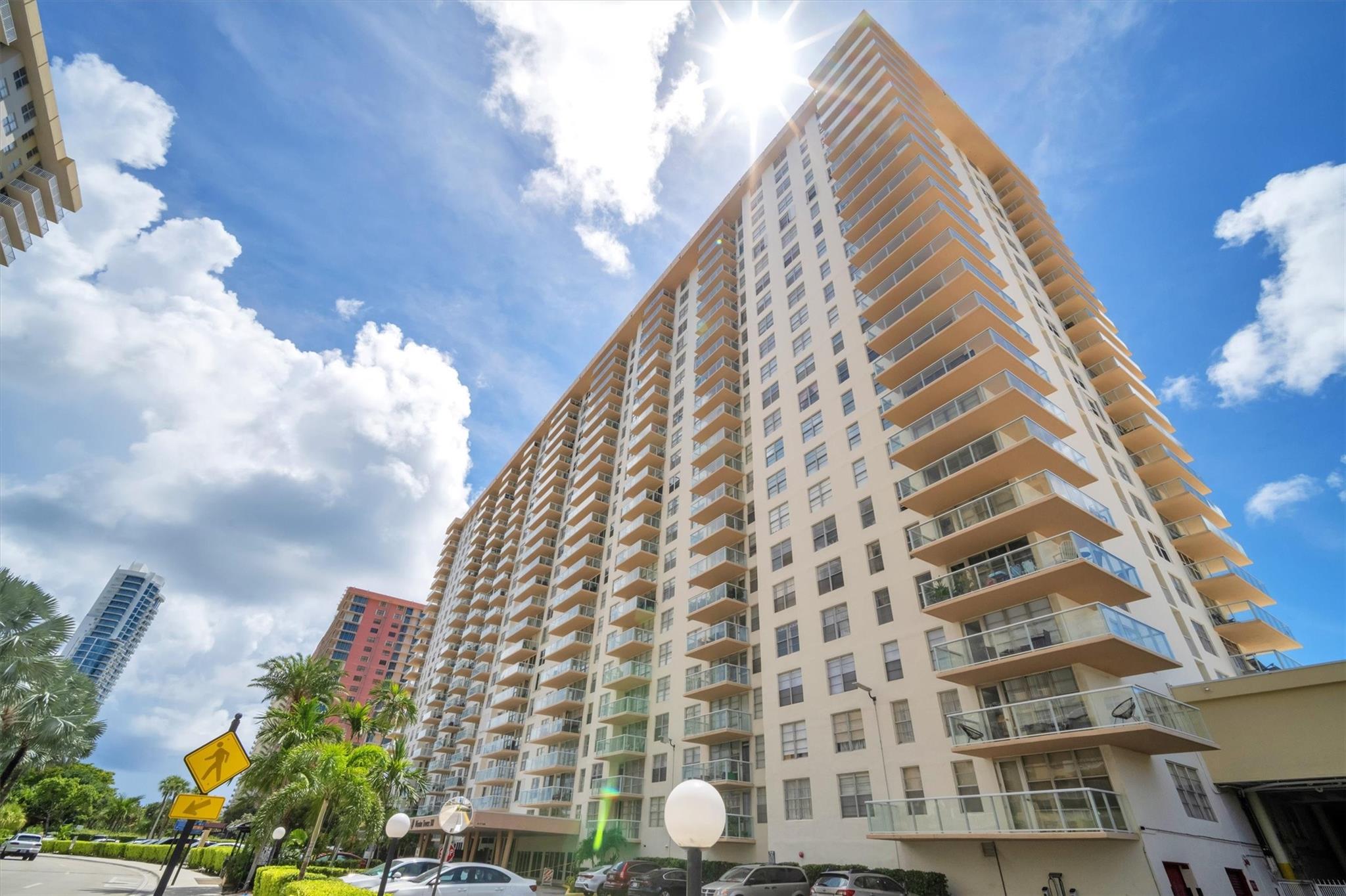 Apartamento à Venda em Sunny Isles Beach, FL