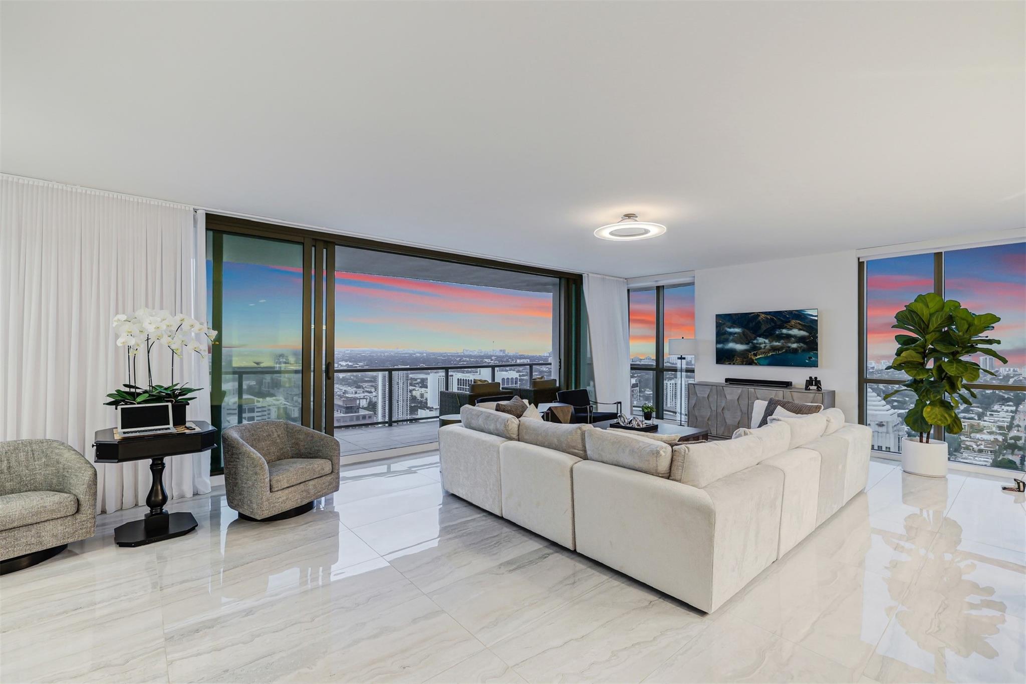 Condo for Sale in Fort Lauderdale, FL