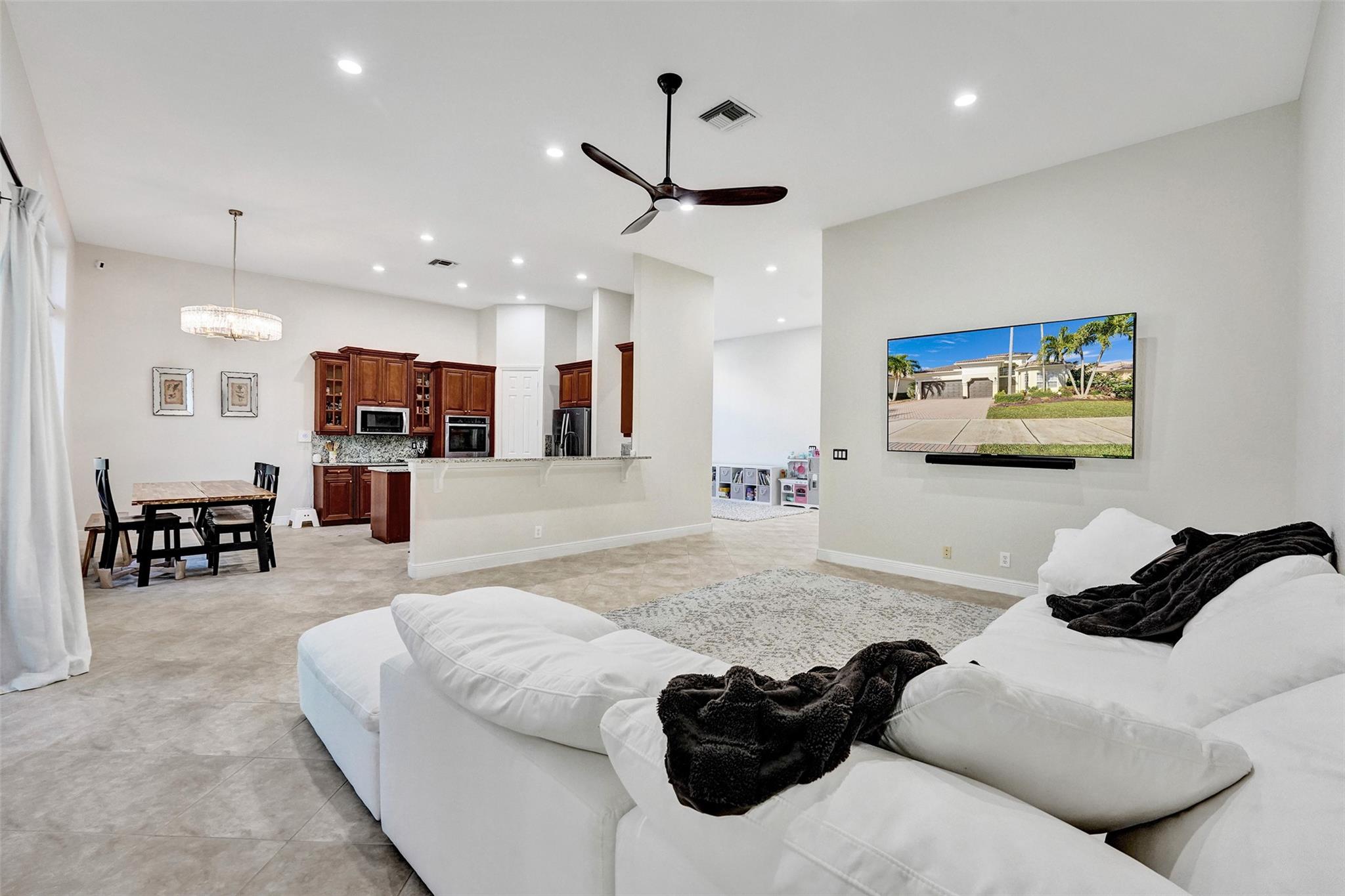 7421 NW 115th Ter