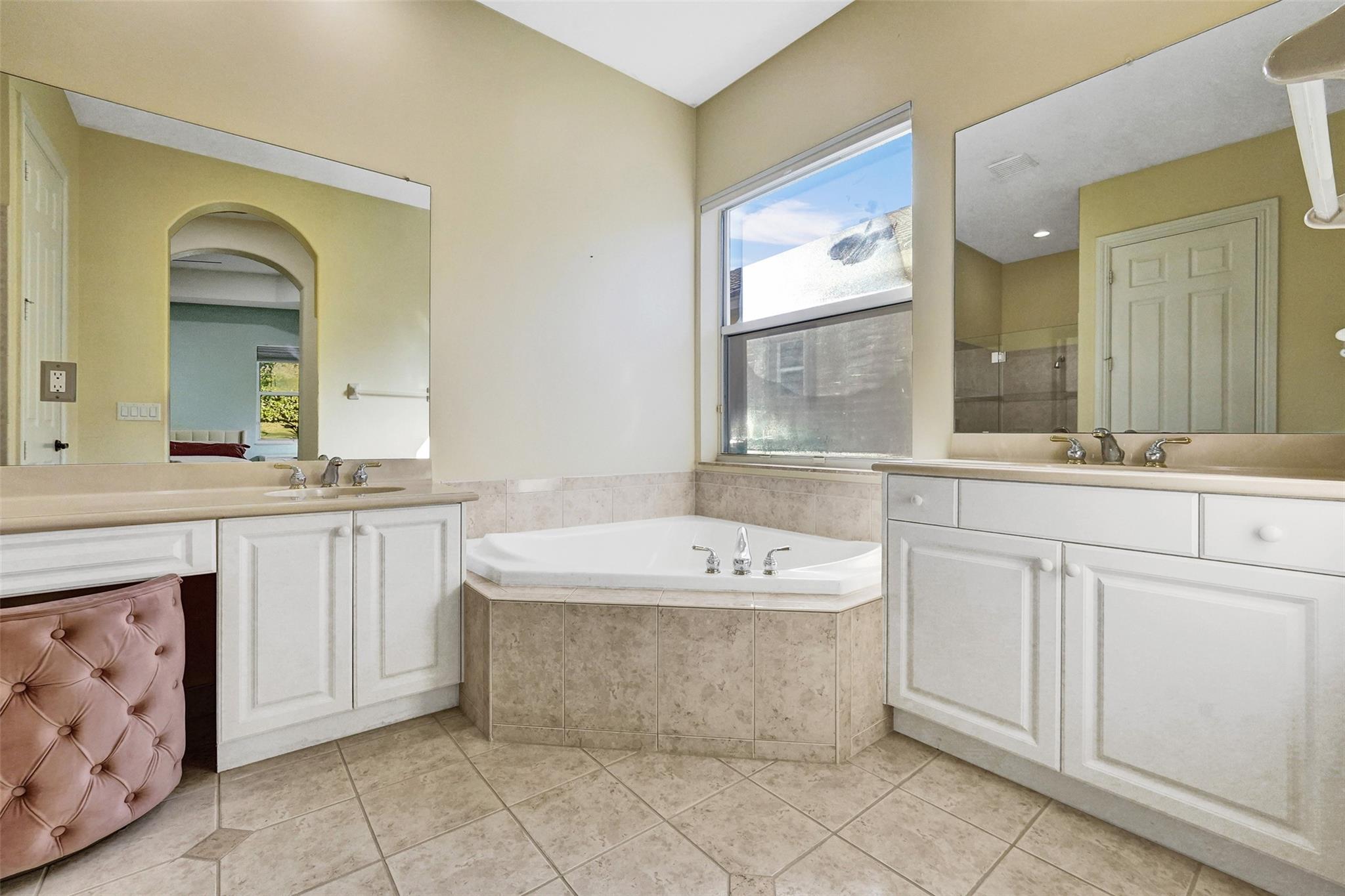 7421 NW 115th Ter