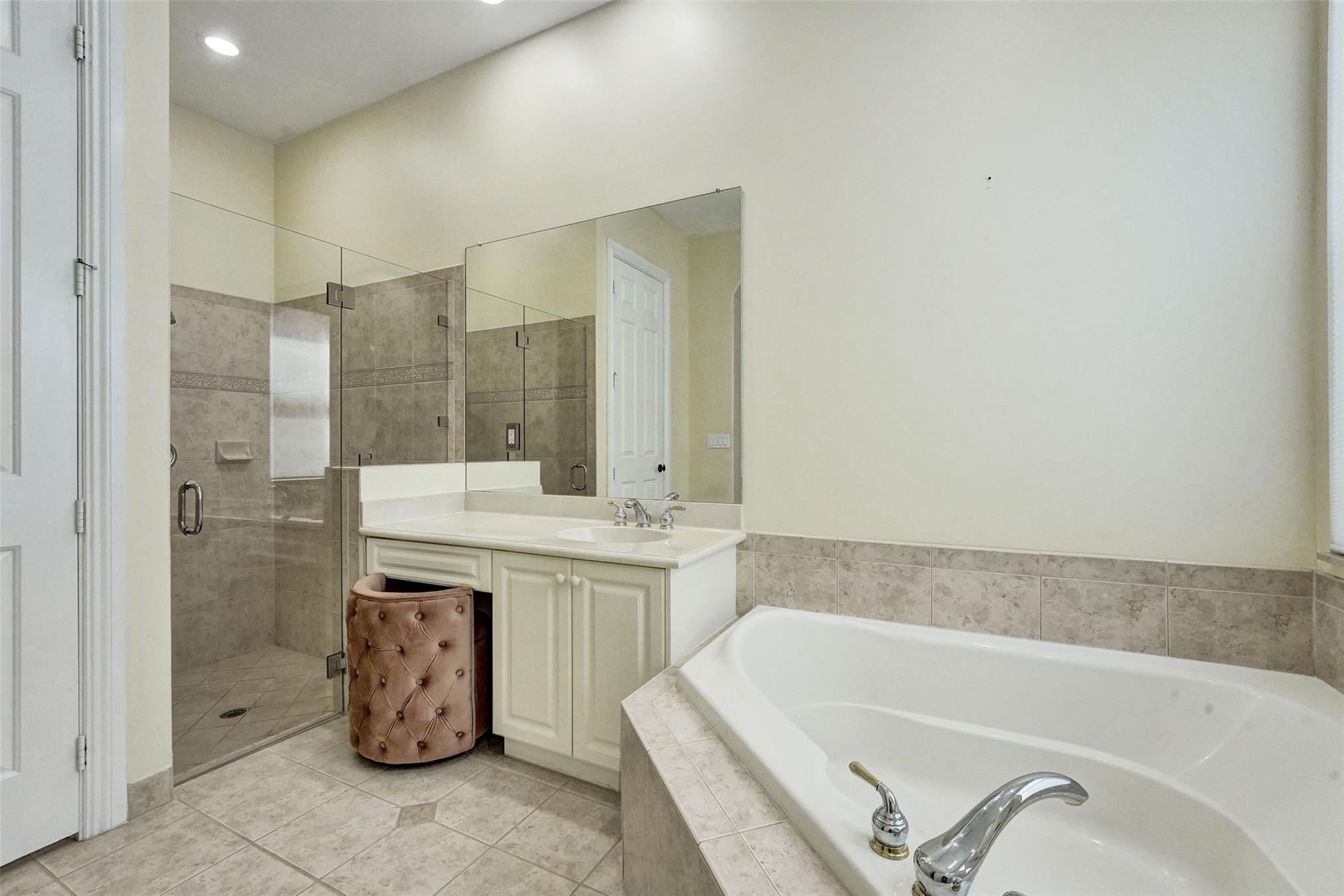 7421 NW 115th Ter