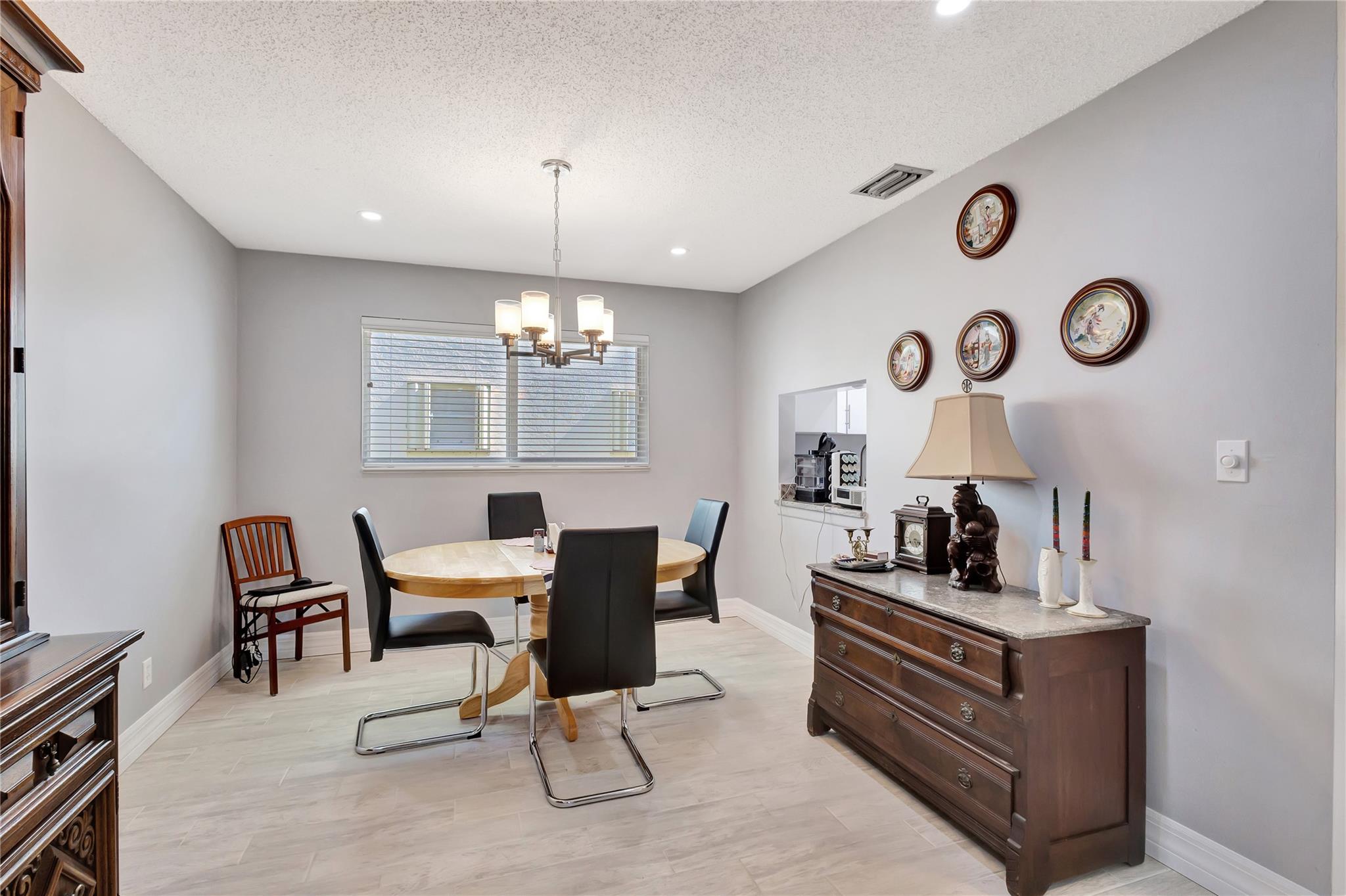 Photo 18 of home located at 113 Lake Susan Dr 113, West Palm Beach FL