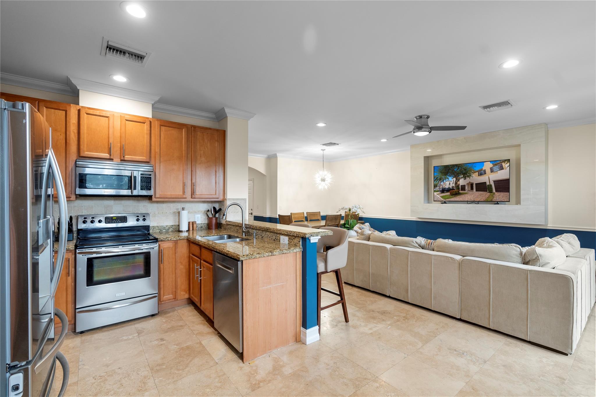 515 Via Villagio