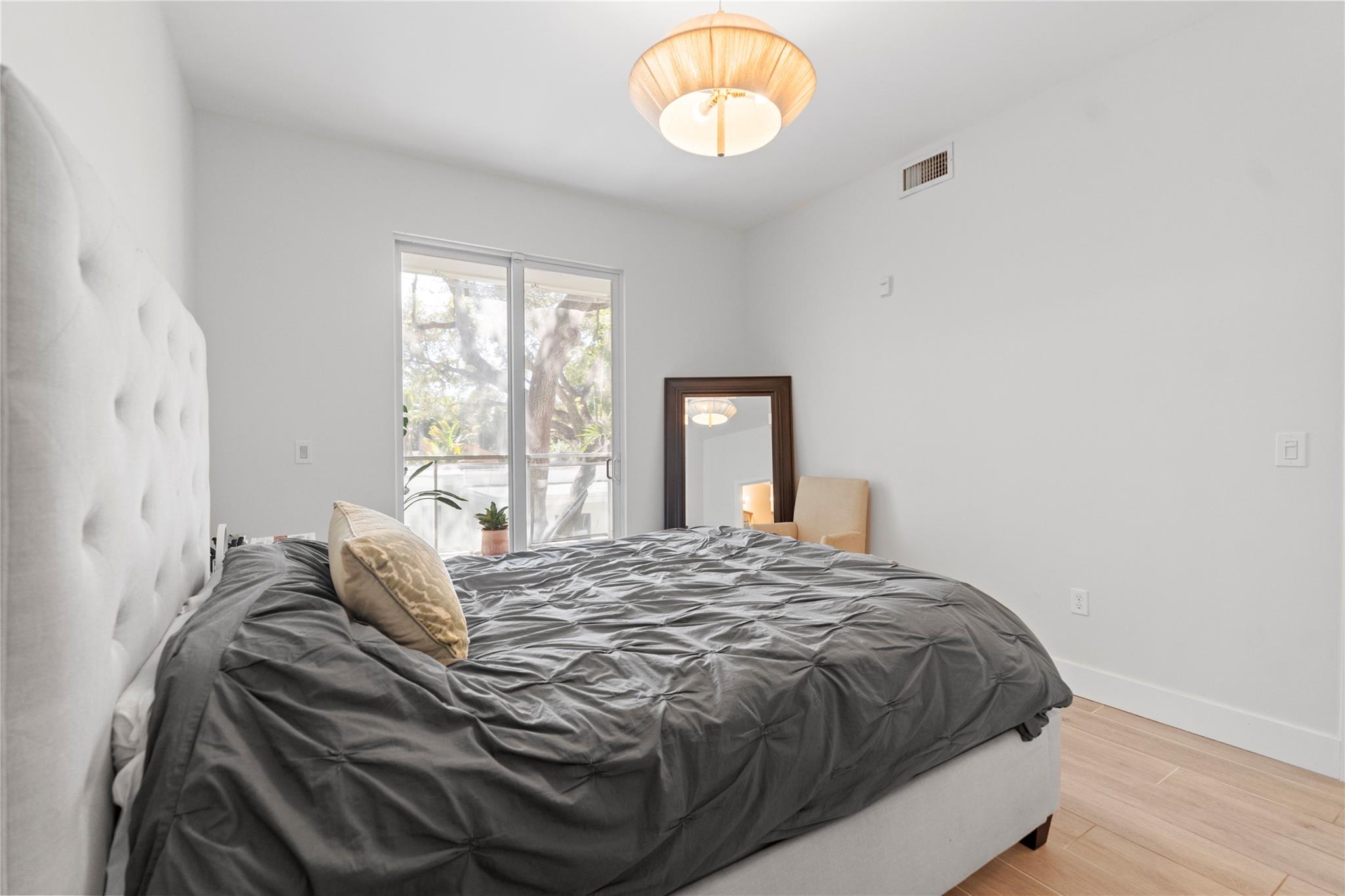 652 NE 63rd St 204