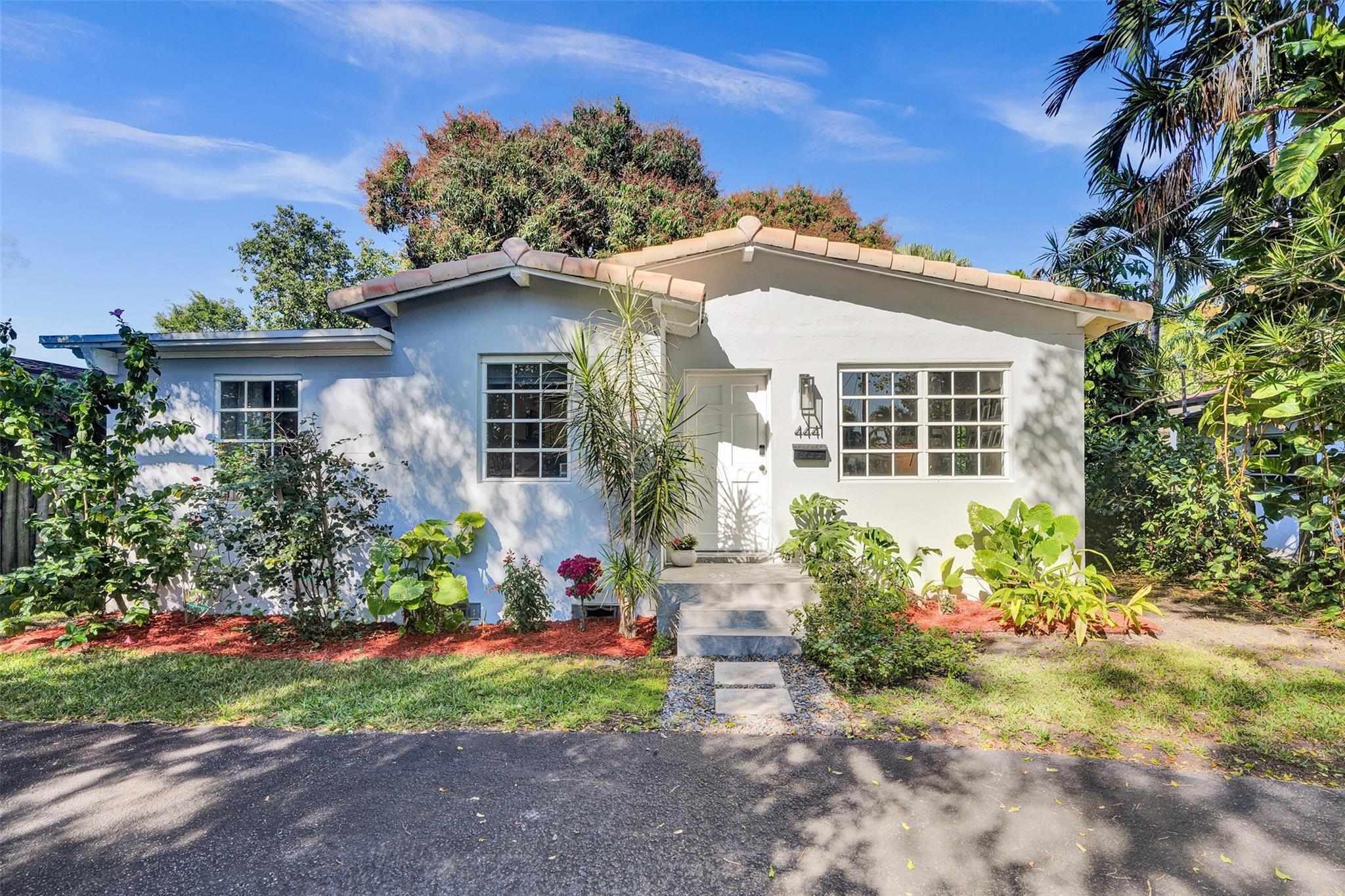 4441 SW 10th St