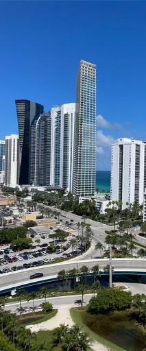 Apartamento à Venda em Sunny Isles Beach, FL