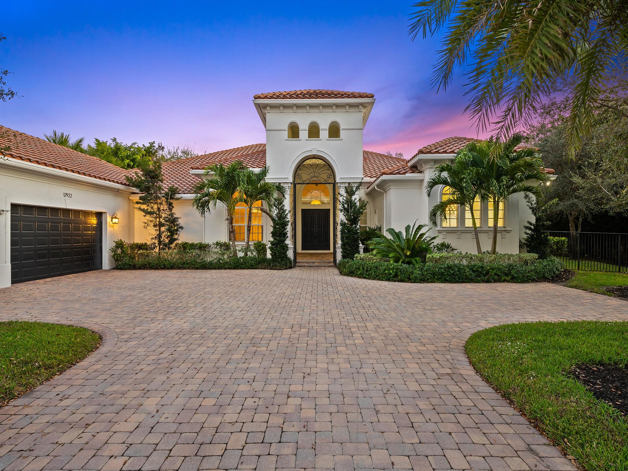 12922 Grand Oaks Dr