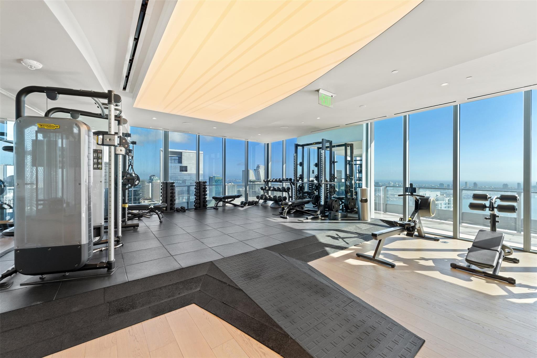 Apartamento à Venda em Miami, FL