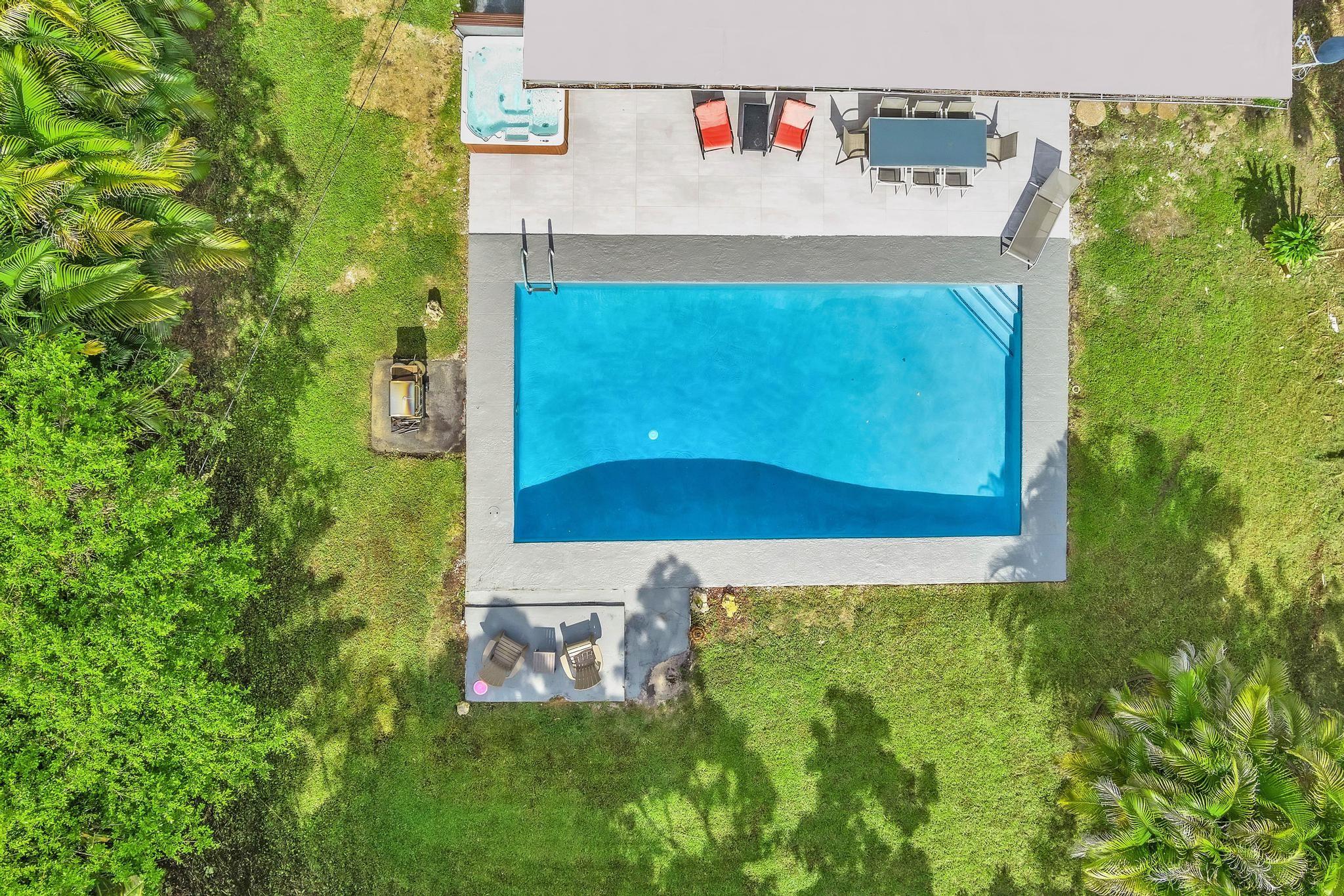 410 Country Club Cir, Plantation, Florida 33317