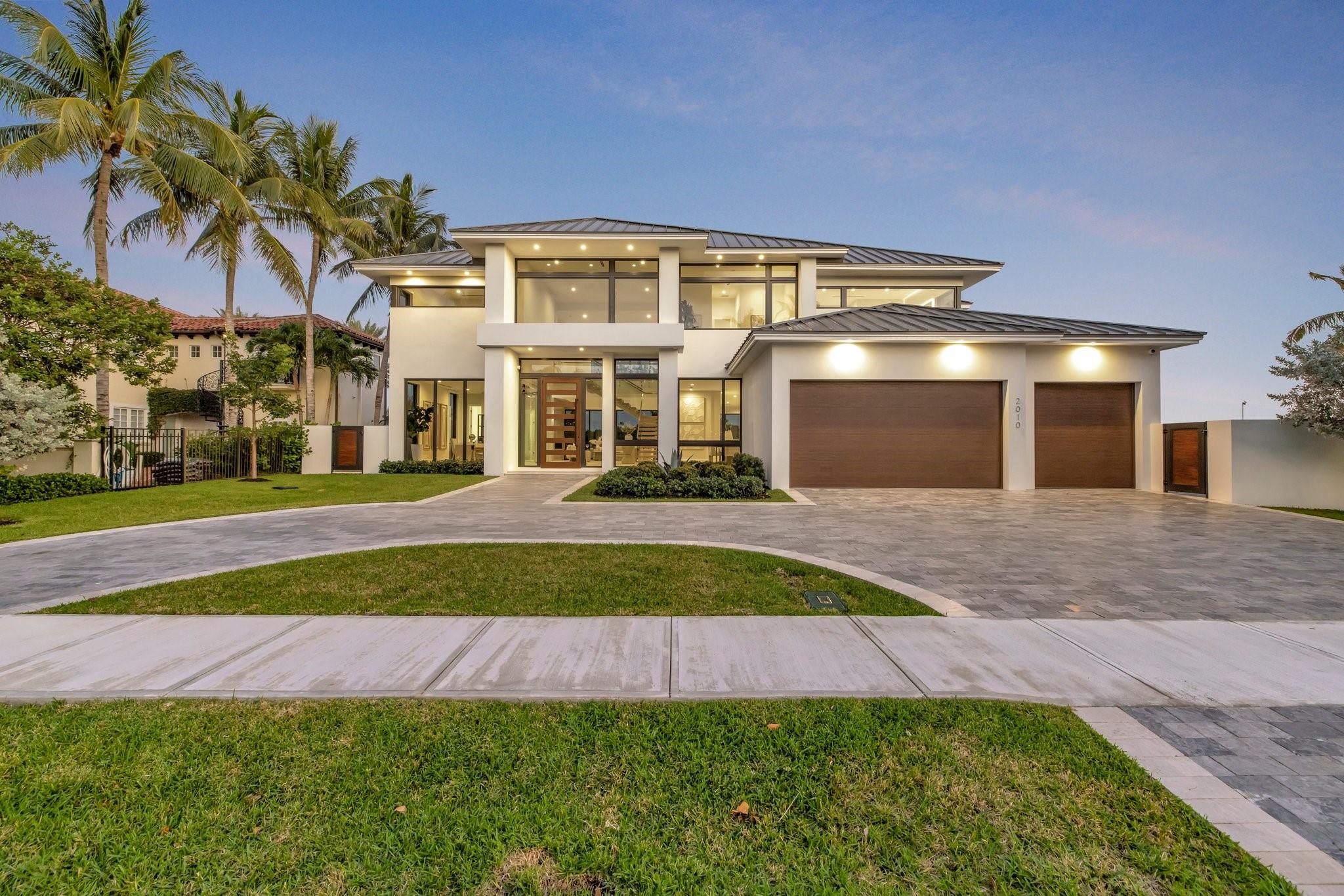 2010 Intracoastal Dr