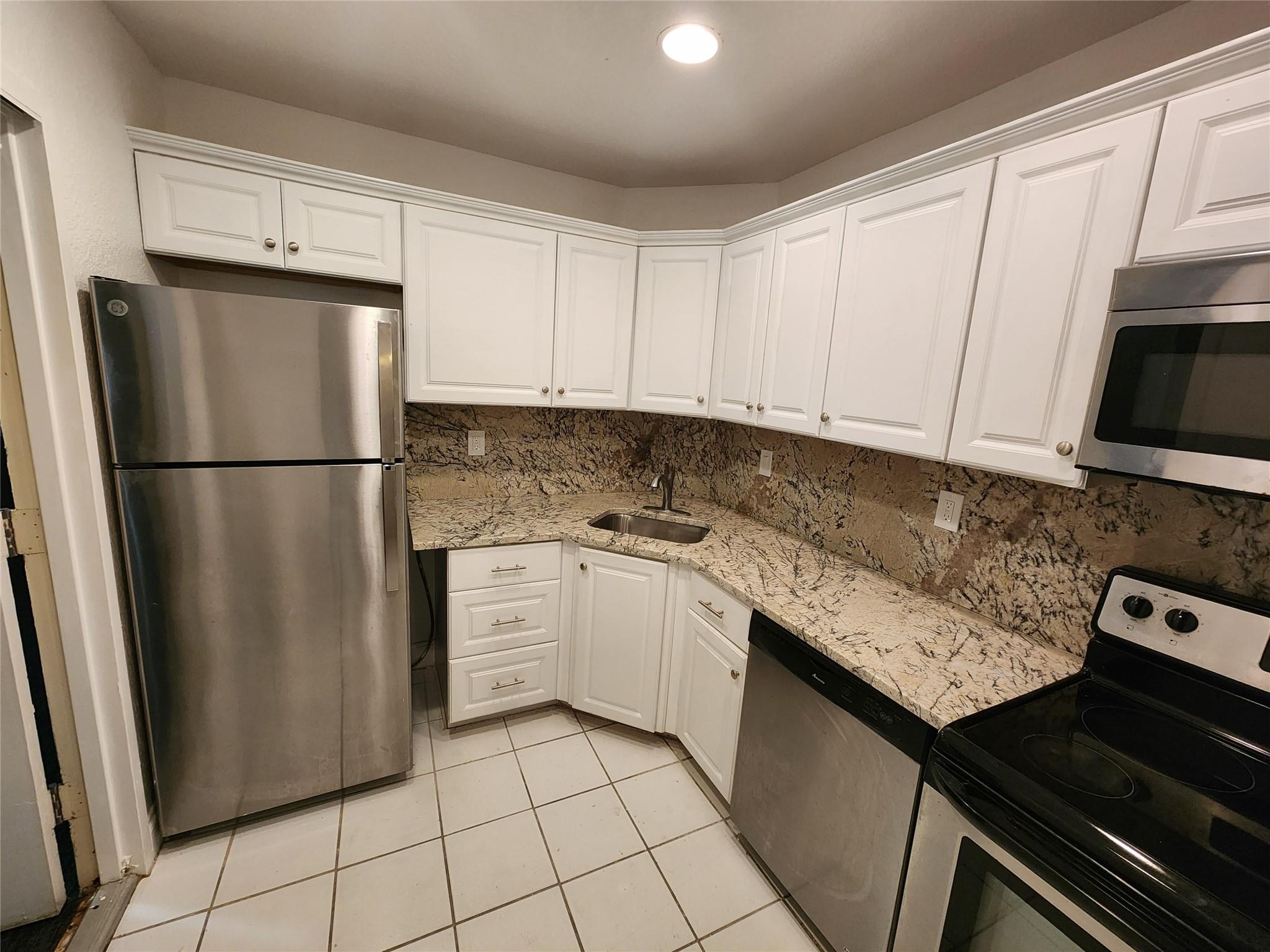 3119 Oakland Shores Dr C202
