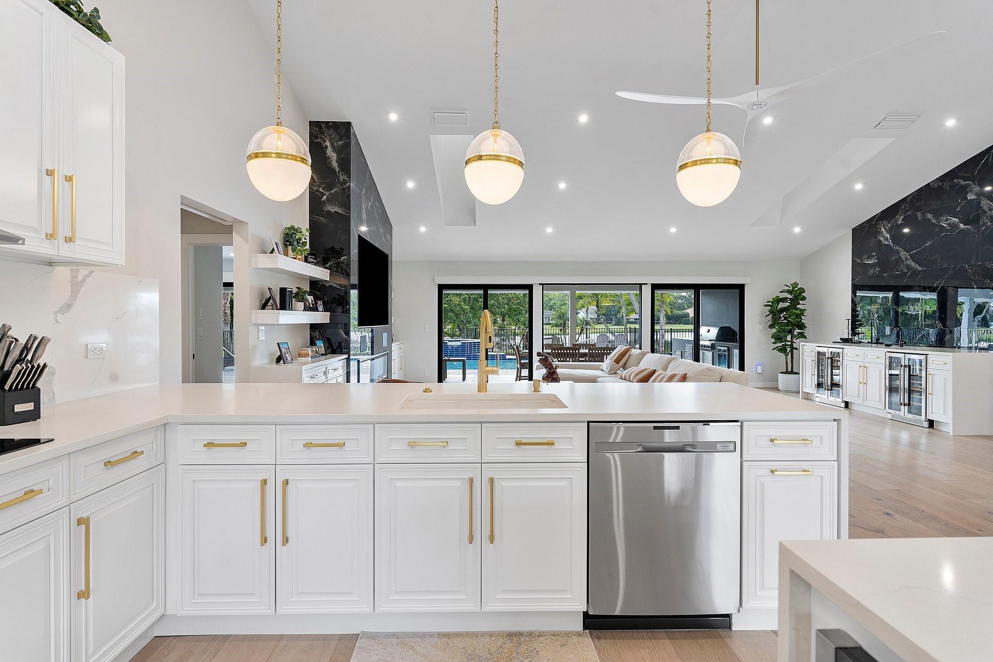 8611 Gullane Ct