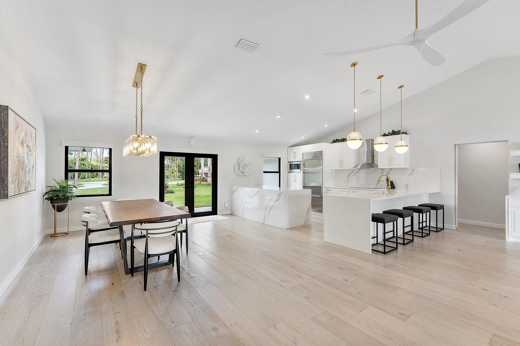 8611 Gullane Ct