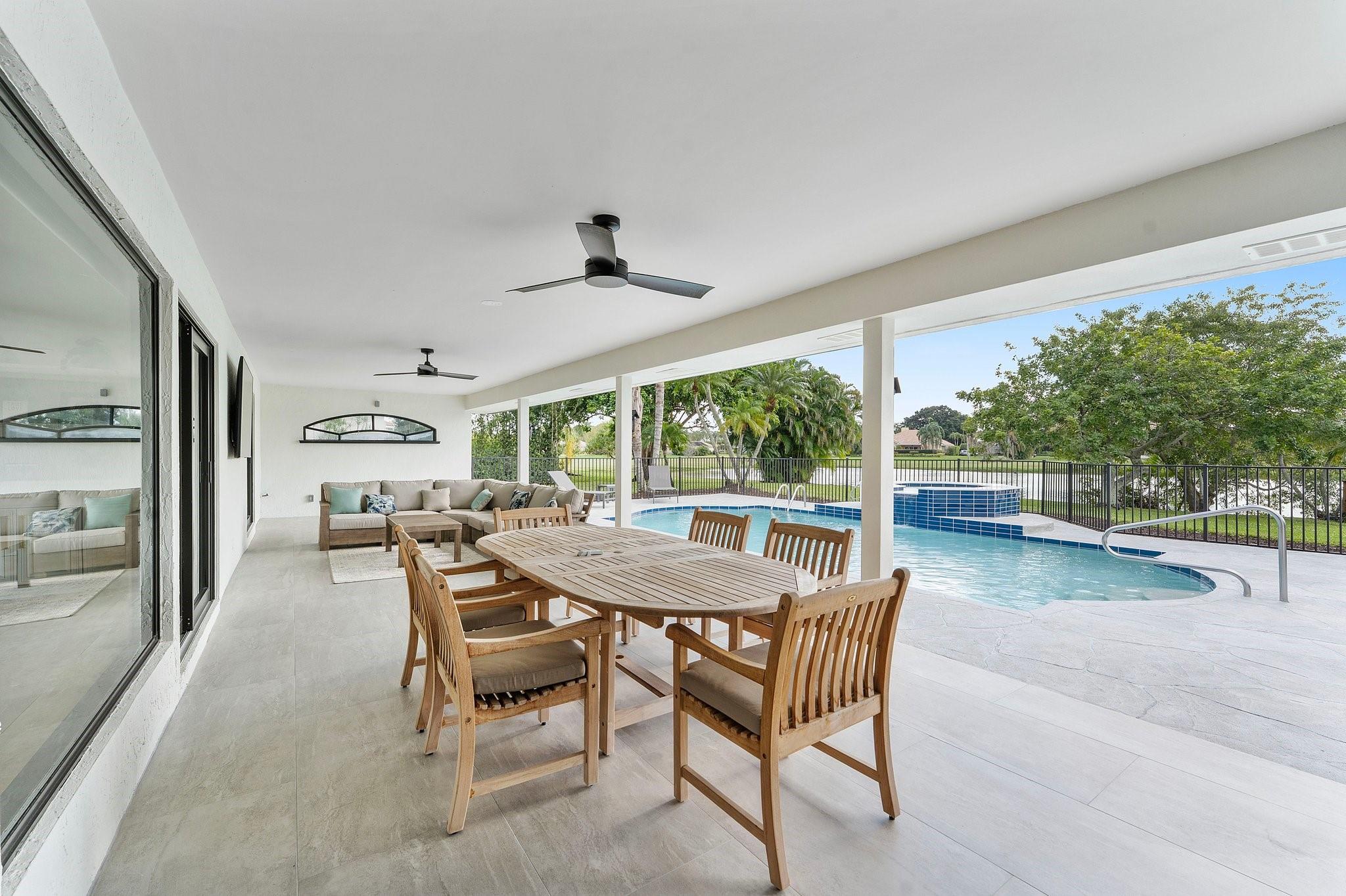 8611 Gullane Ct