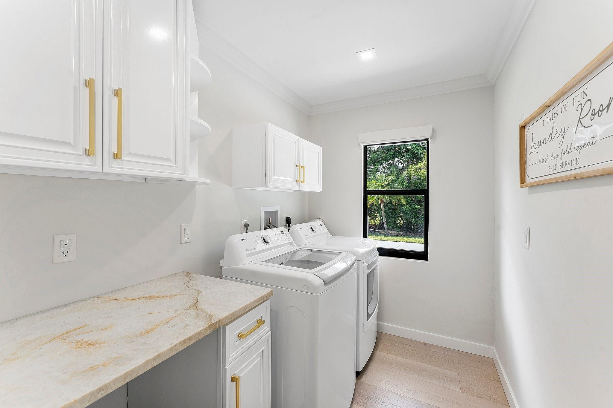 8611 Gullane Ct