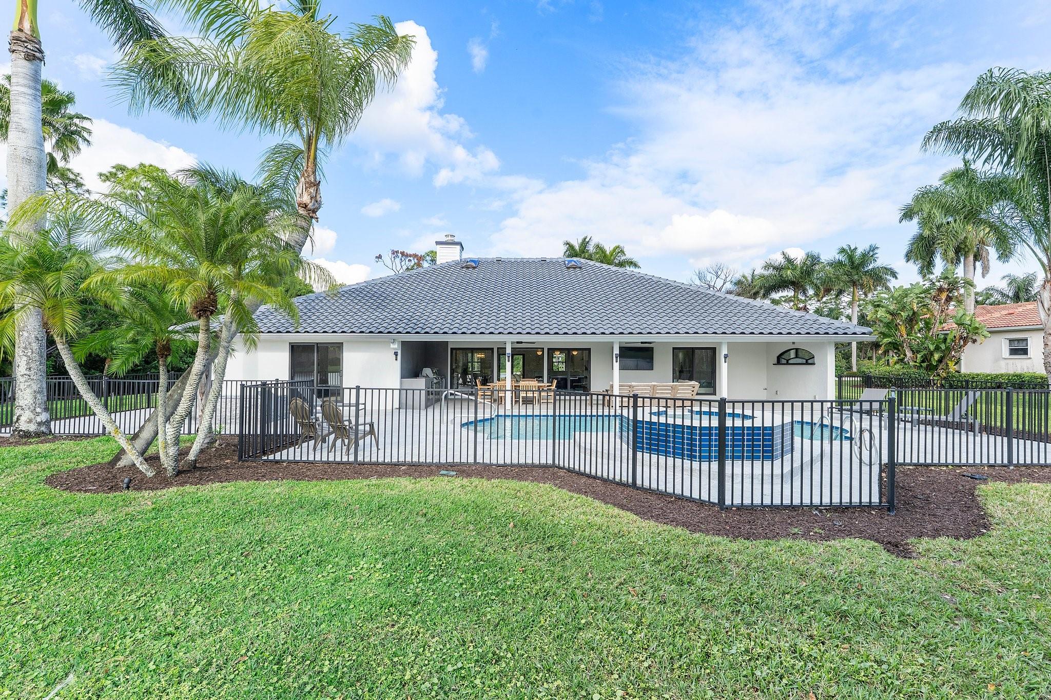 8611 Gullane Ct