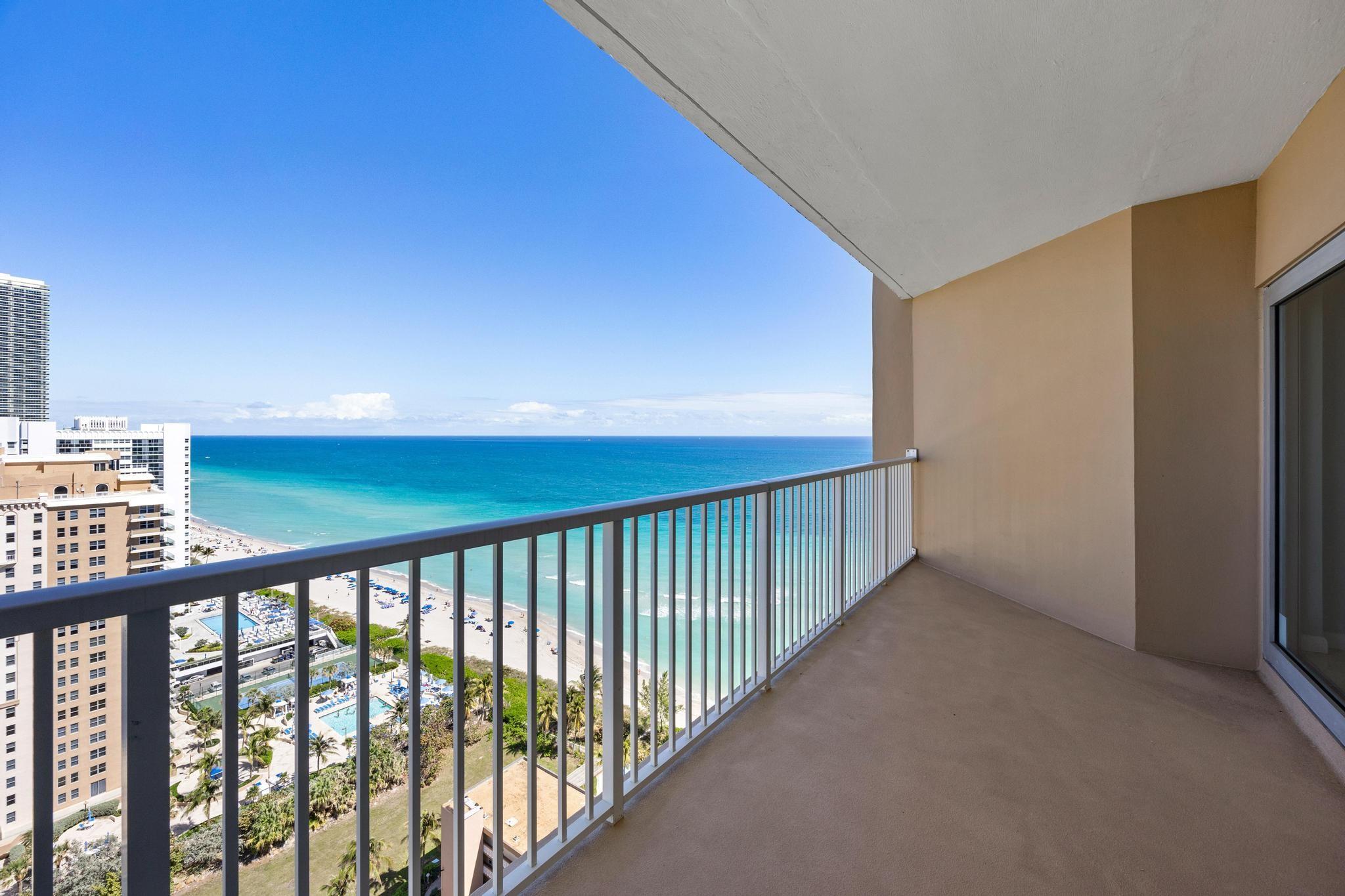 Condo for Sale in Hallandale Beach, FL