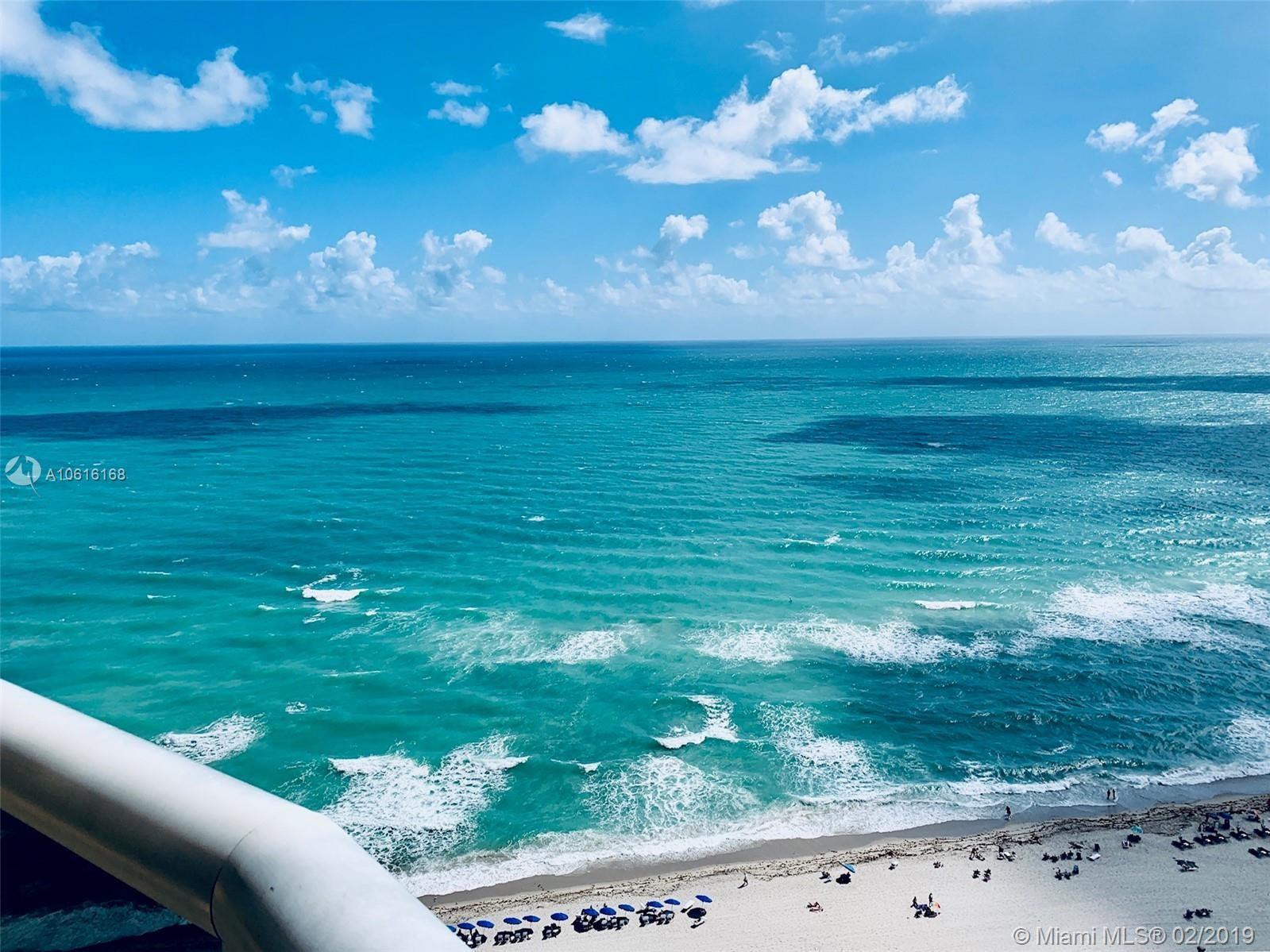 Apartamento à Venda em Sunny Isles Beach, FL