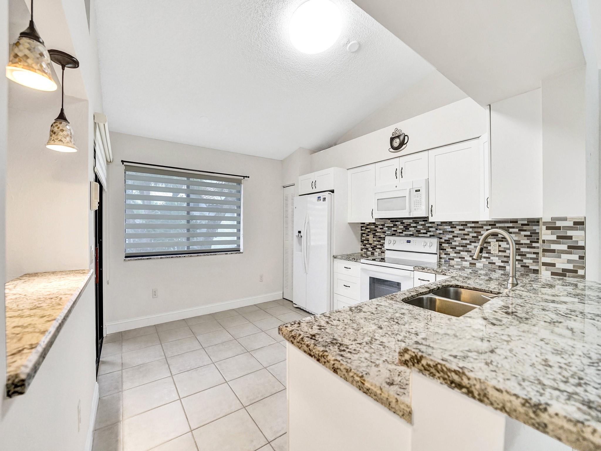 7525 NW 61st Terr 403