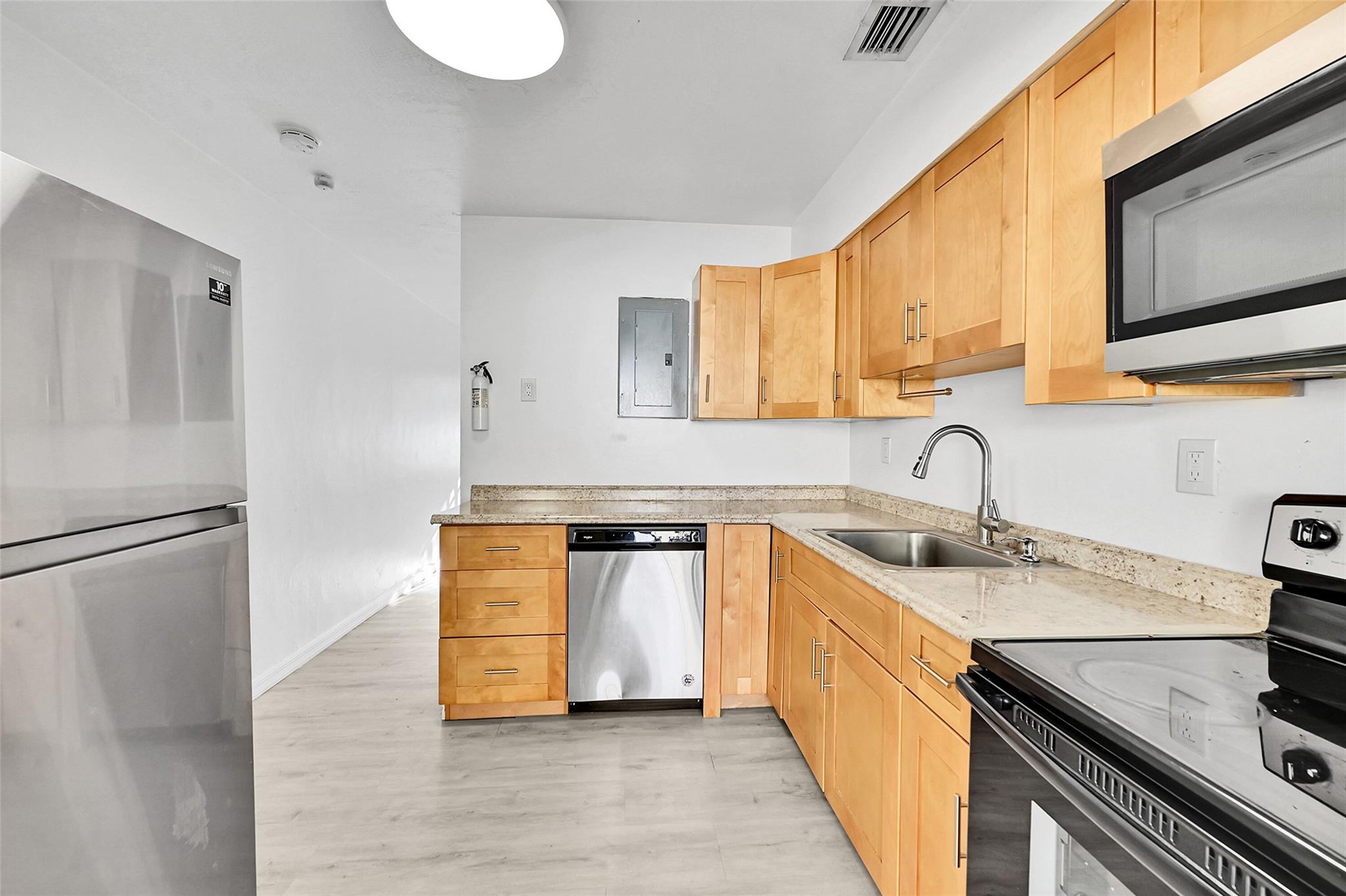 Homes for sale in Hollywood, FL | 2409 Taft St, Hollywood, FL 33020 | MLS# F10490378