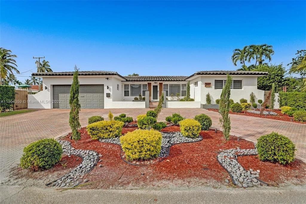 House for Sale in North Miami Beach, FL