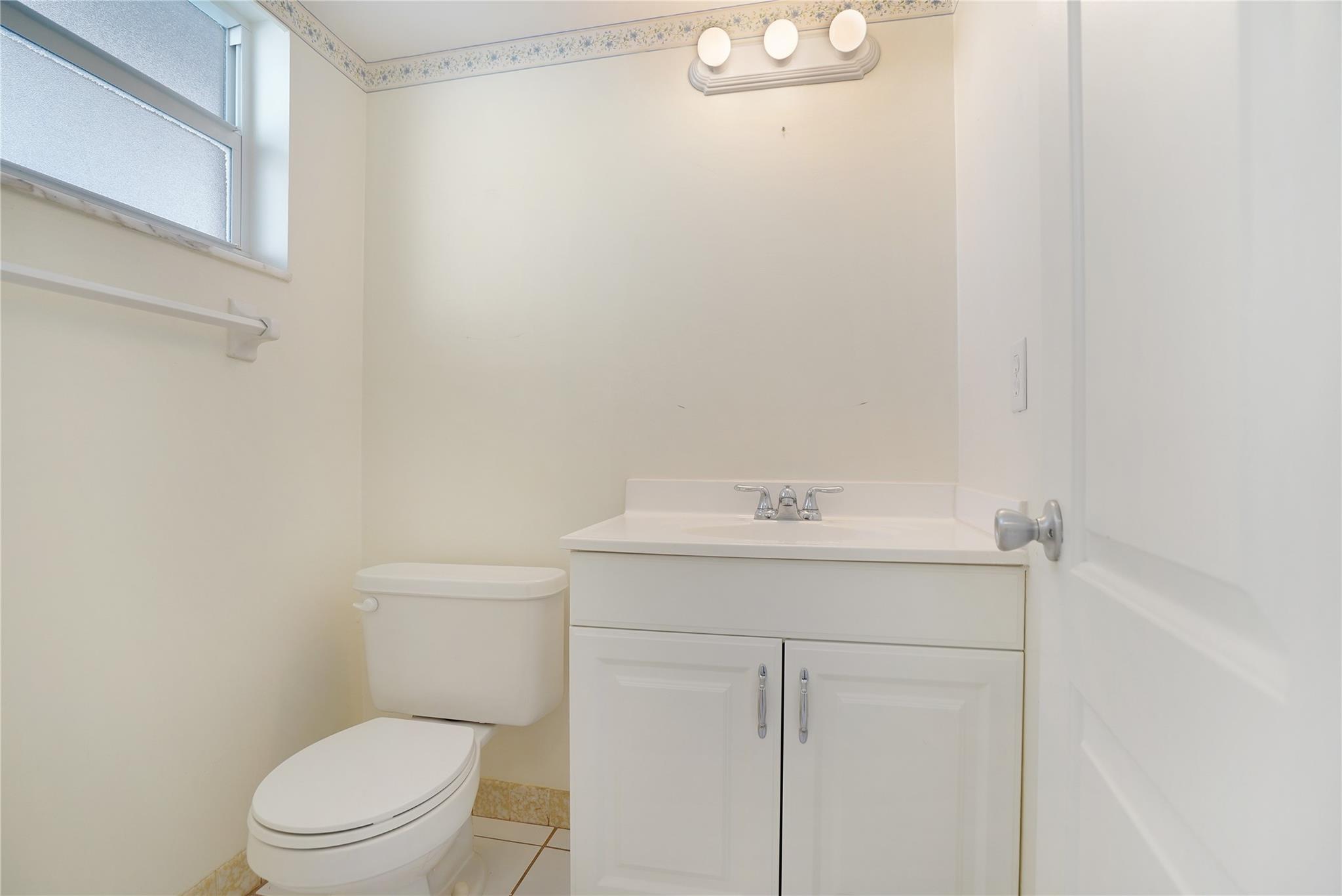 604 NE 2nd St 220
