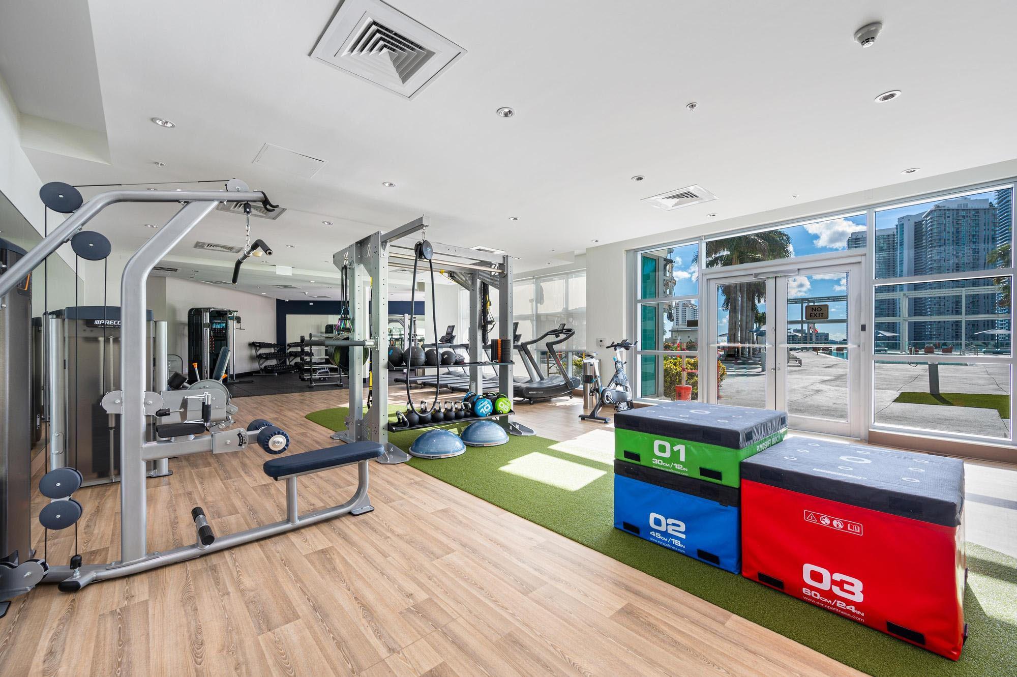 3301 NE 1 Avenue H2605